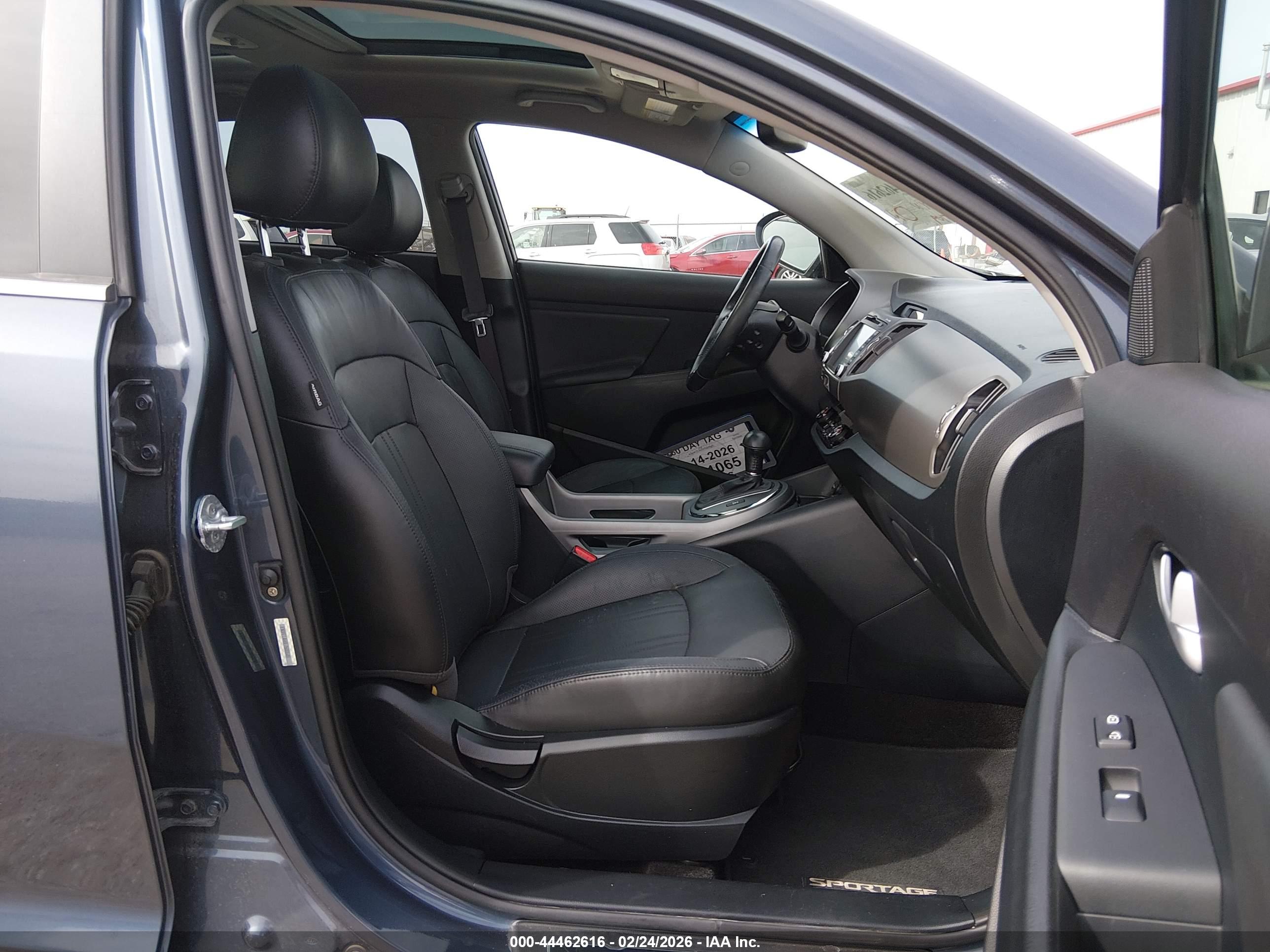 KIA SPORTAGE image 5