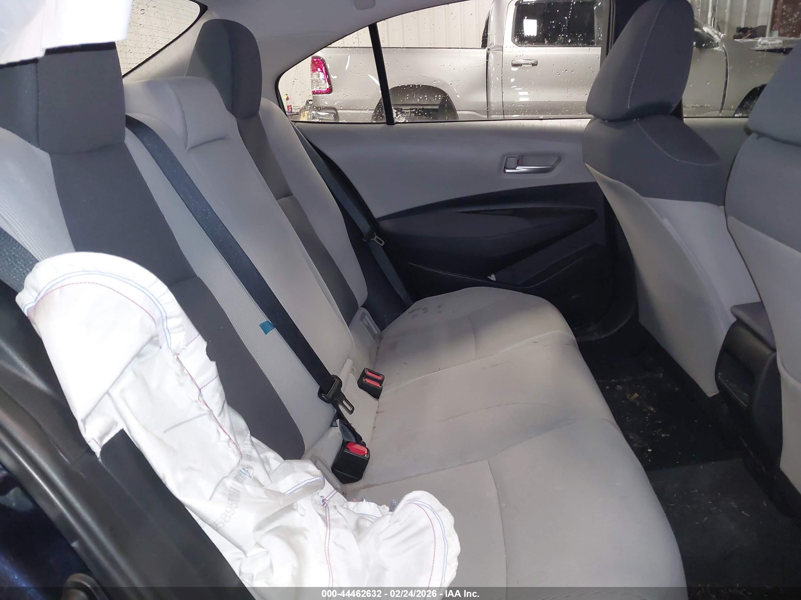 TOYOTA COROLLA image 8