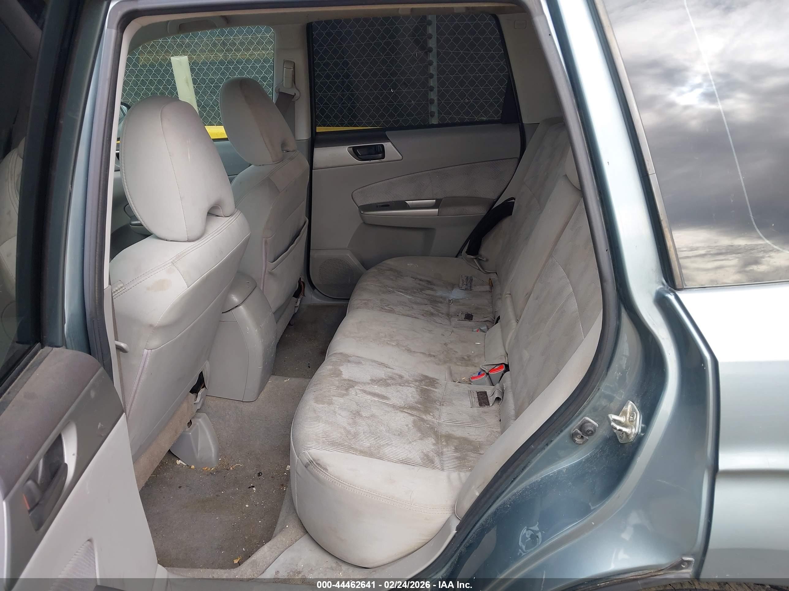 SUBARU FORESTER image 8