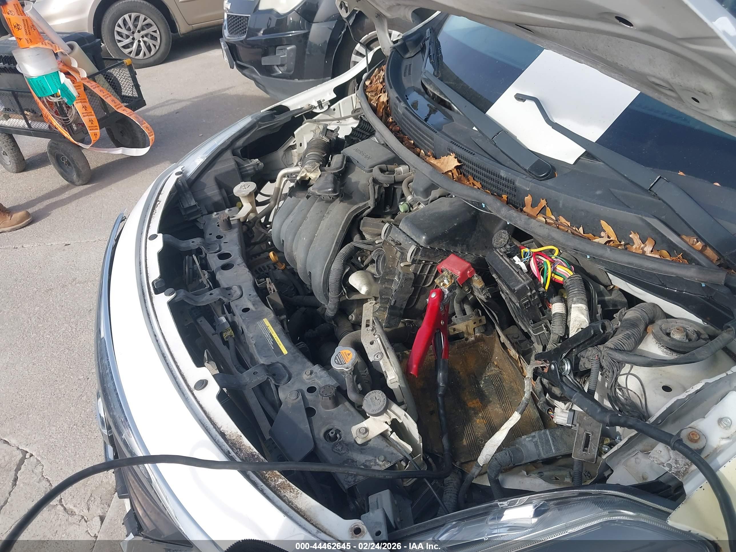 NISSAN VERSA image 10