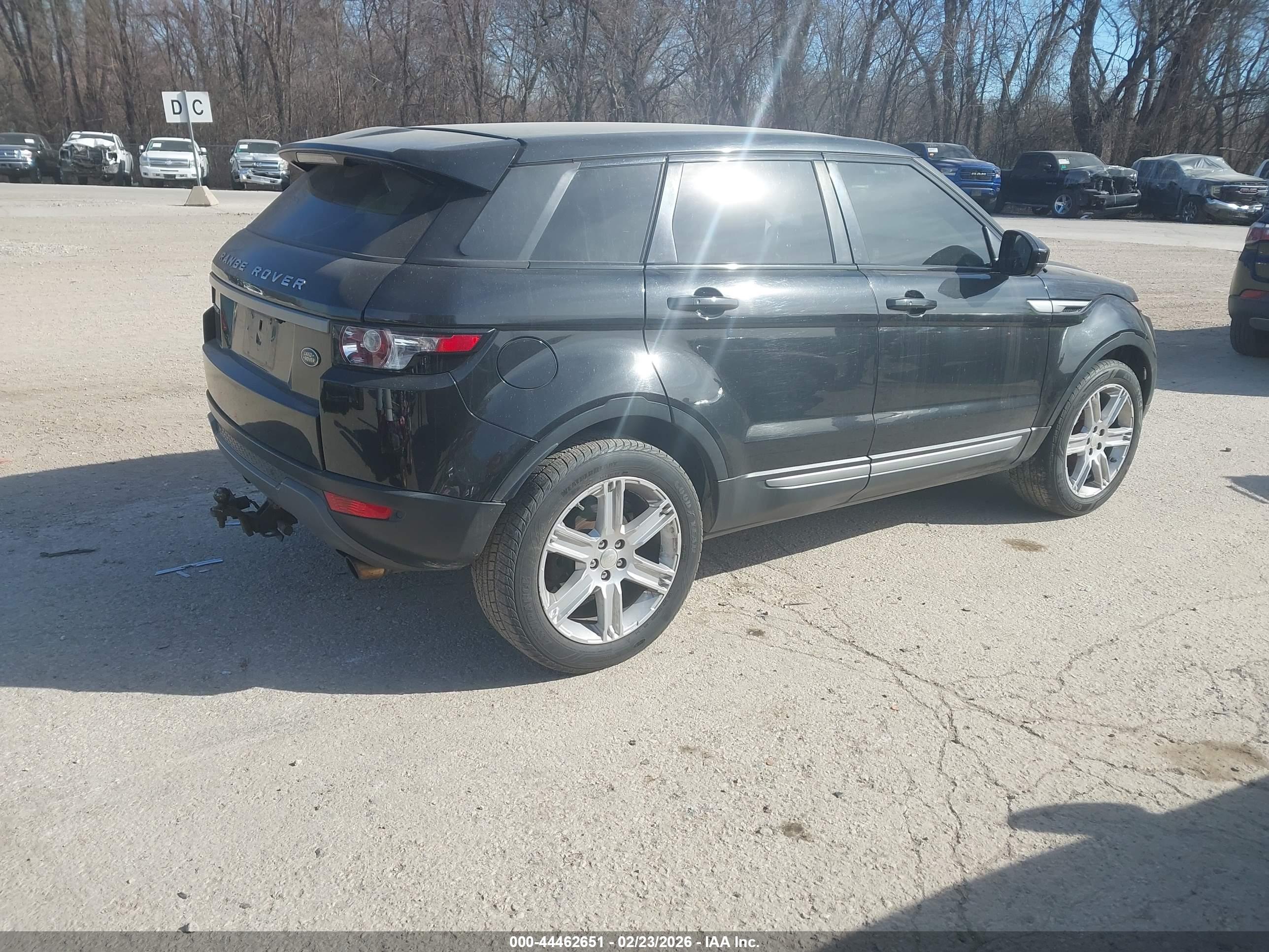 LAND ROVER image 4