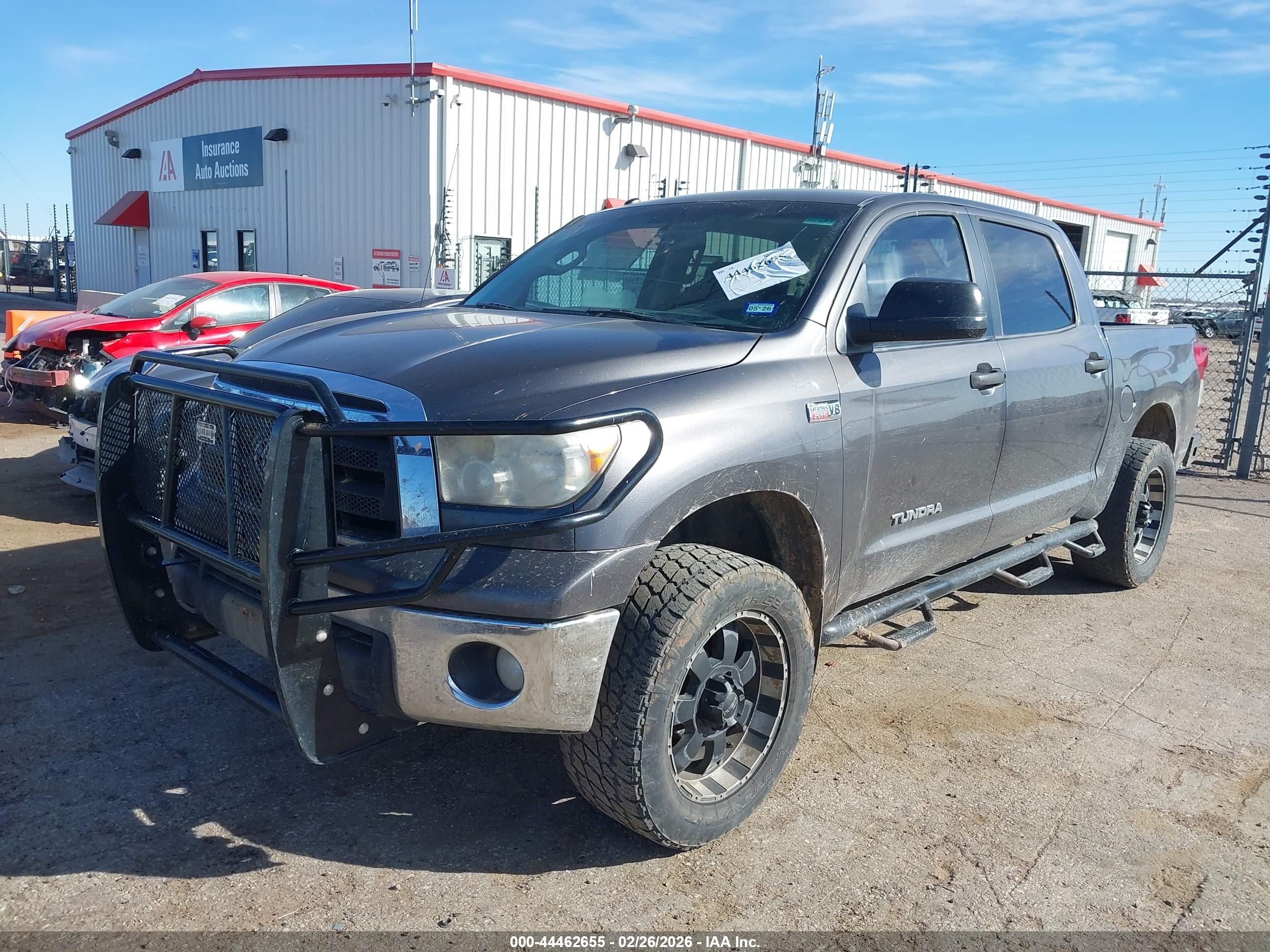 TOYOTA TUNDRA image 2