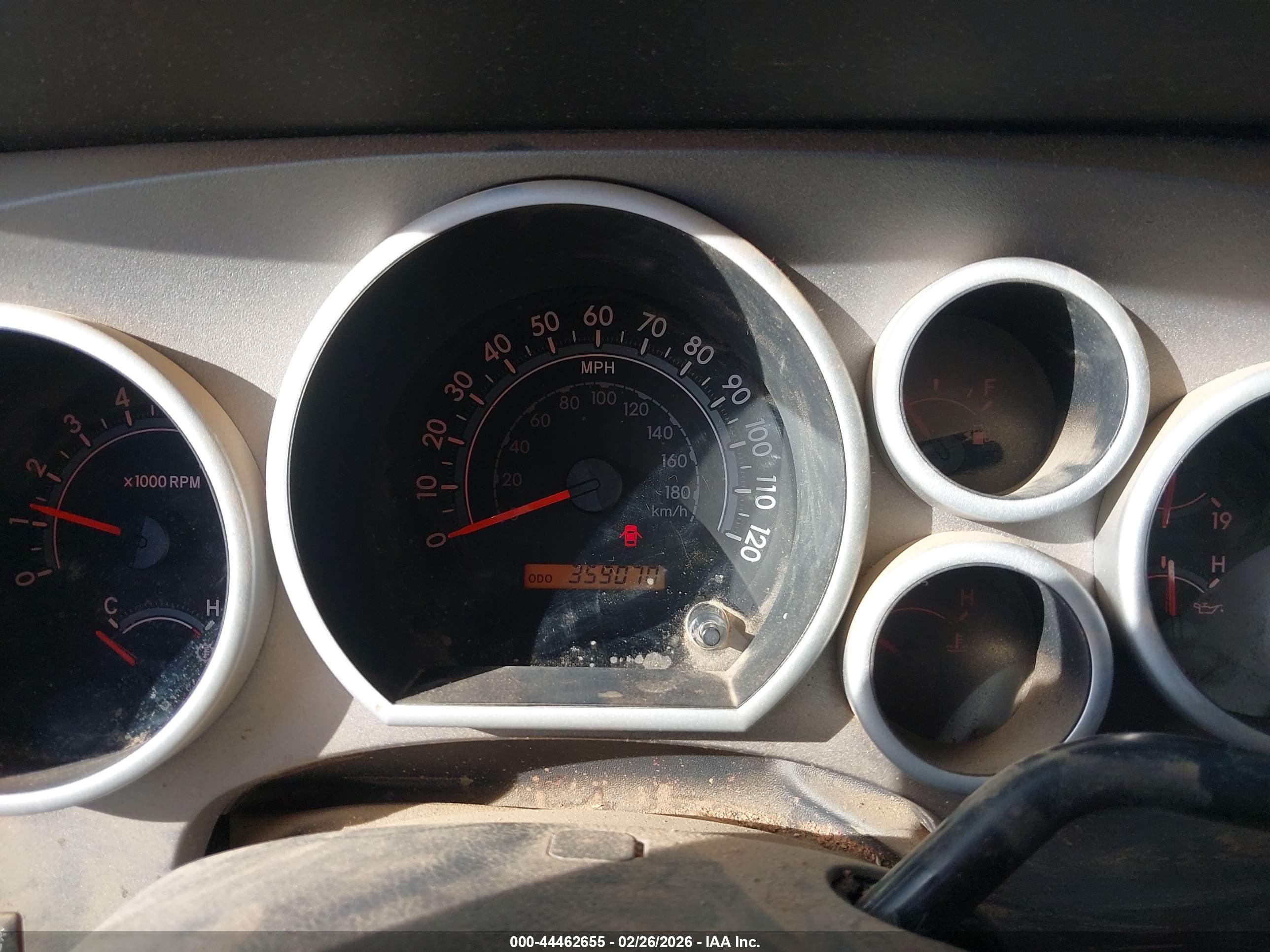 TOYOTA TUNDRA image 7