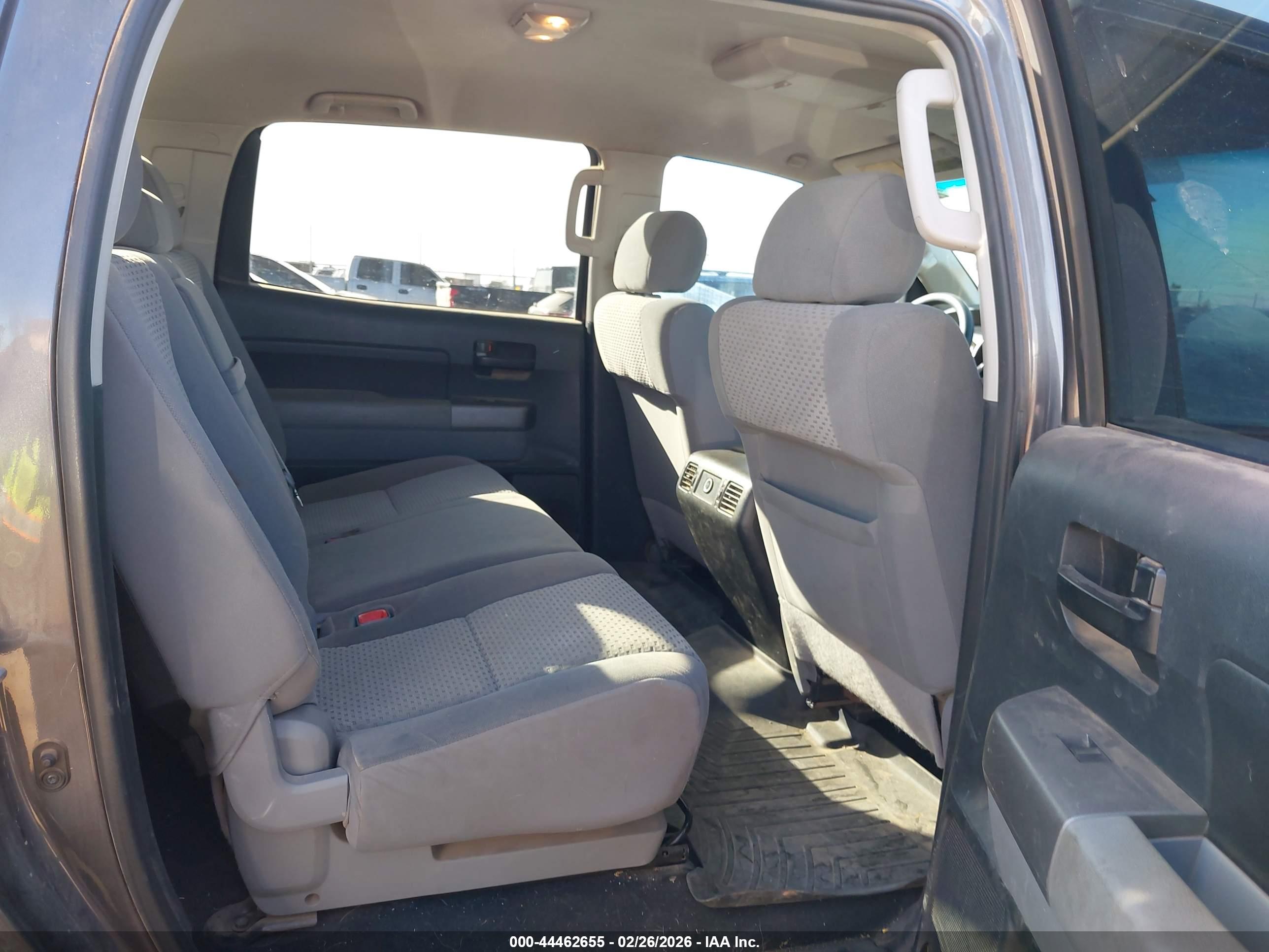 TOYOTA TUNDRA image 8