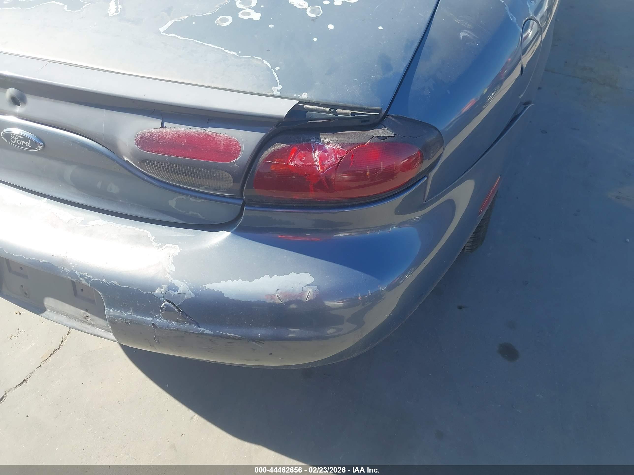 FORD TAURUS image 6