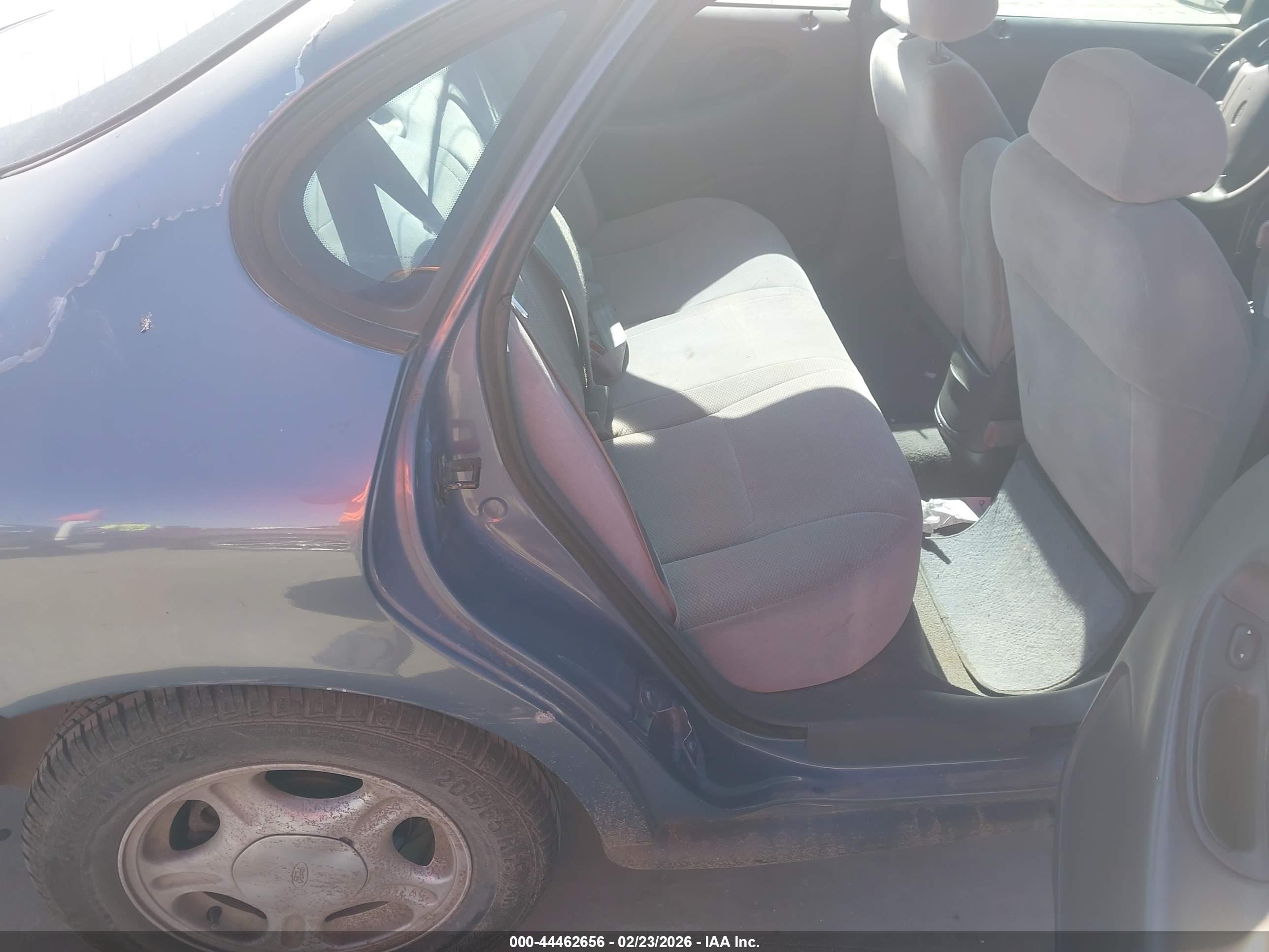 FORD TAURUS image 8