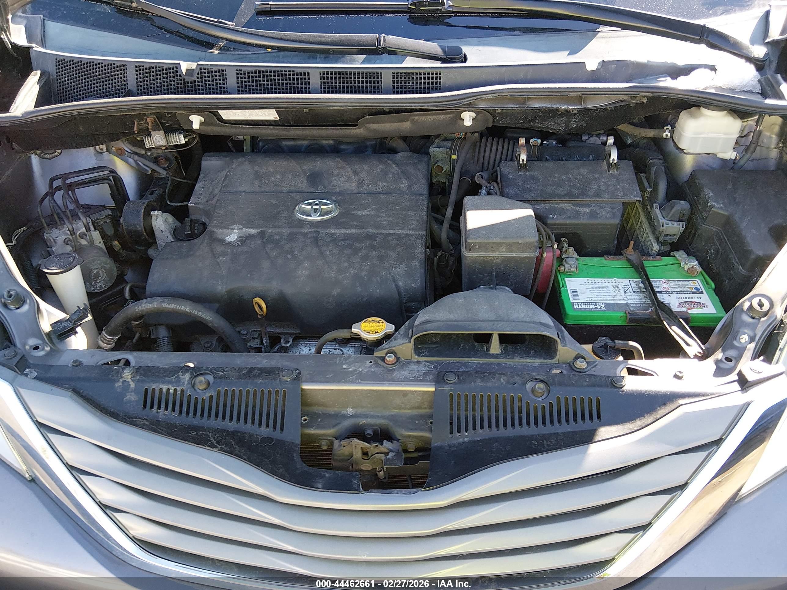 TOYOTA SIENNA image 10