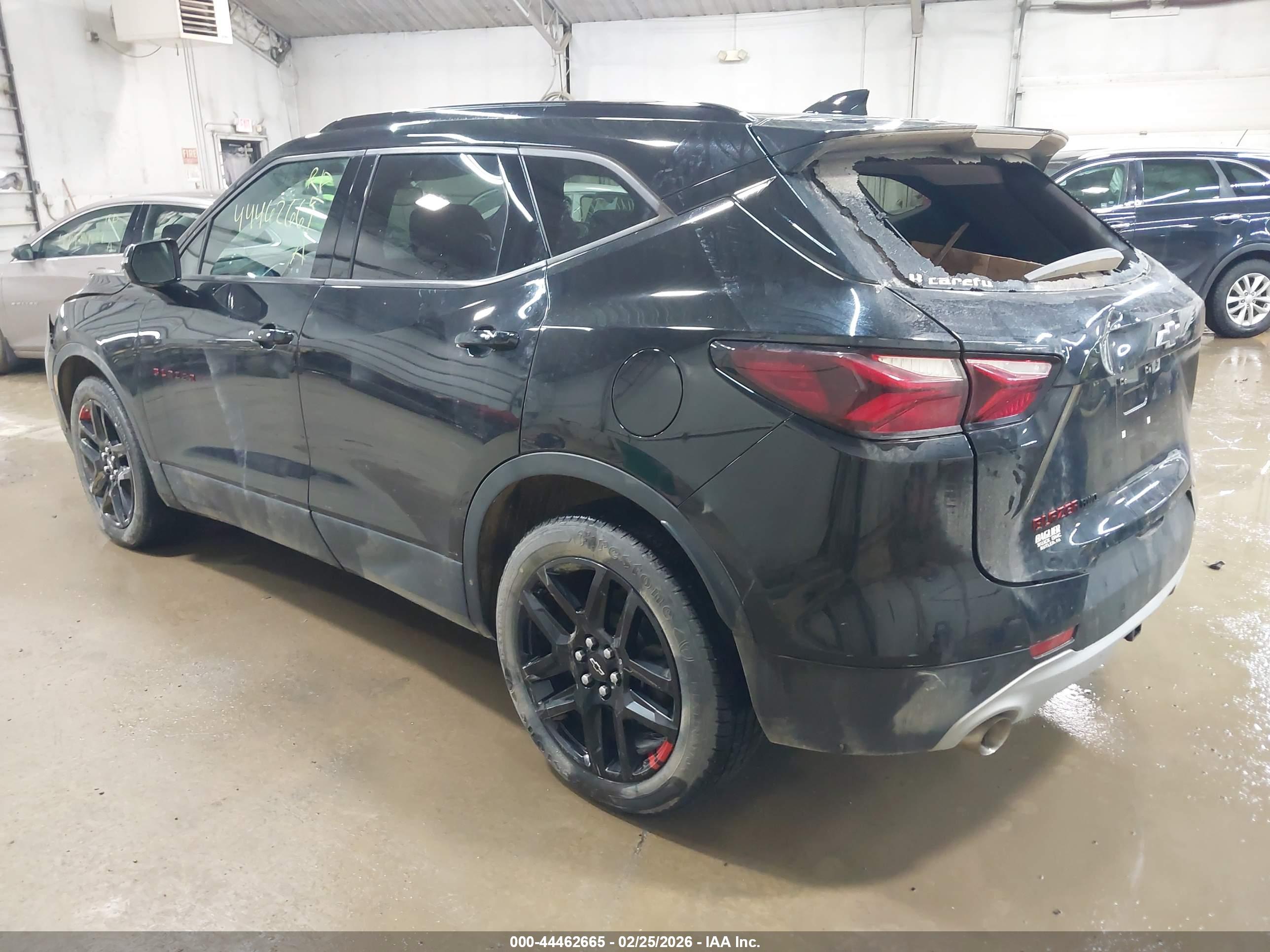 CHEVROLET BLAZER image 3