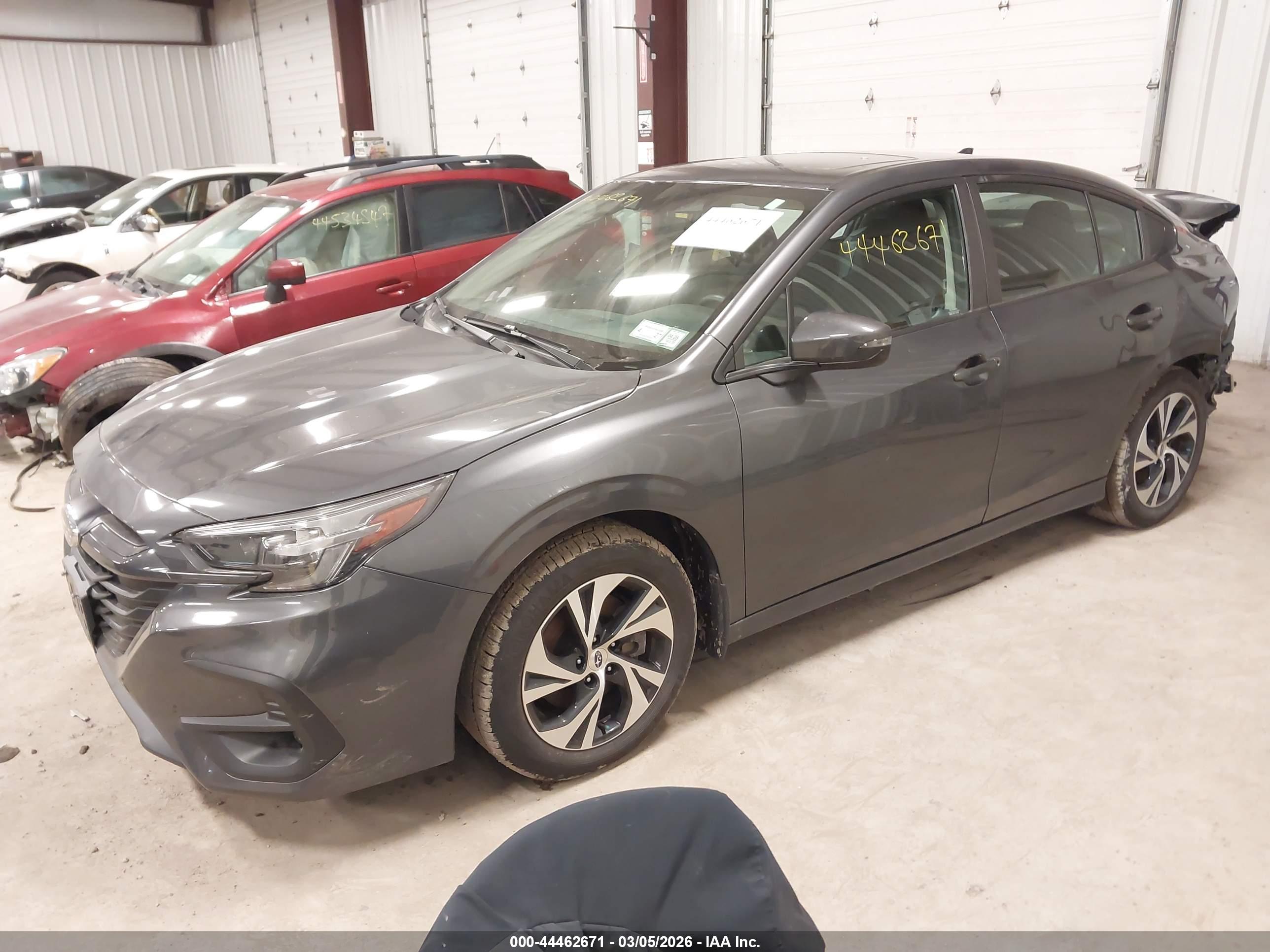 SUBARU LEGACY image 2