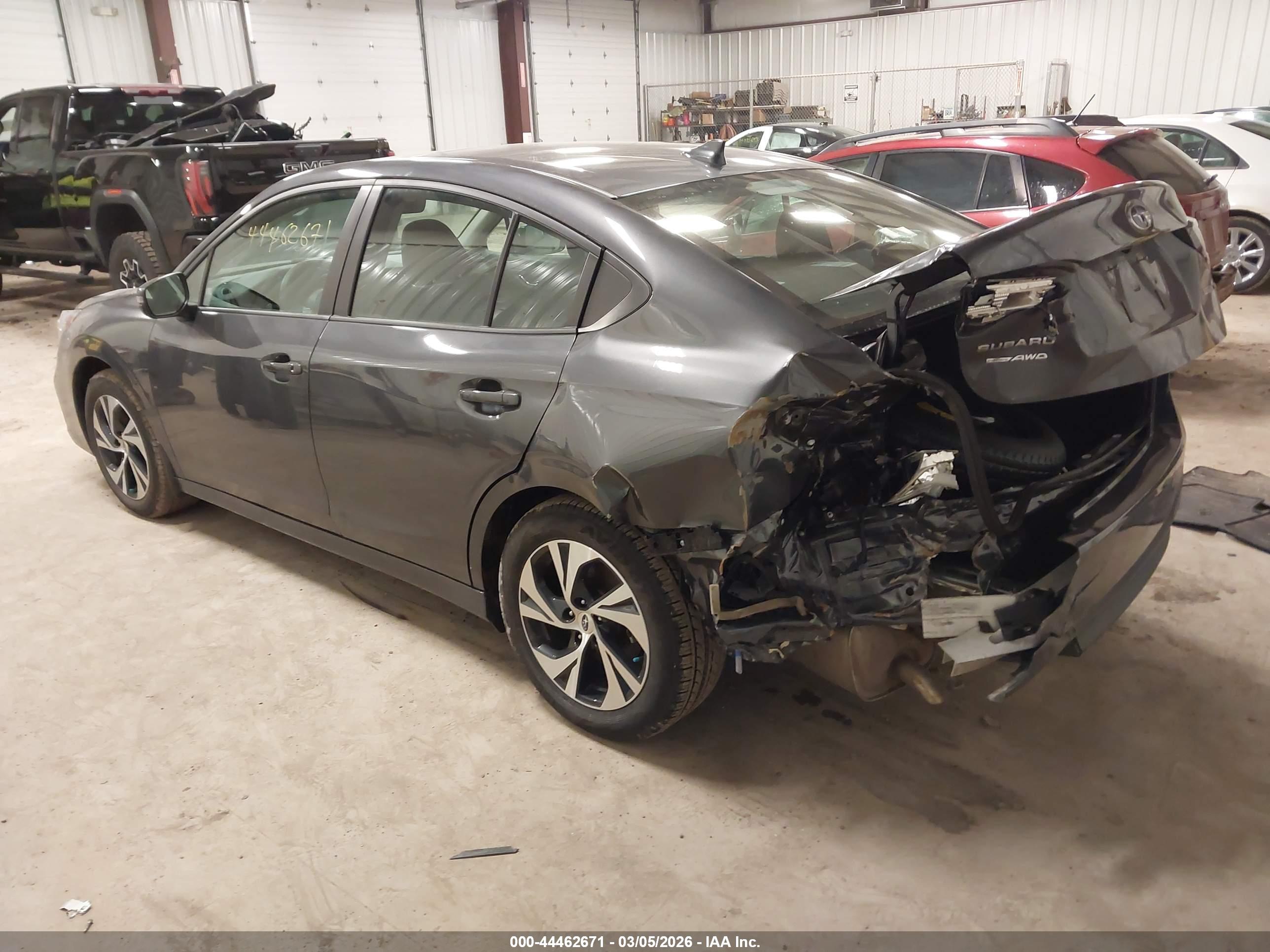 SUBARU LEGACY image 3