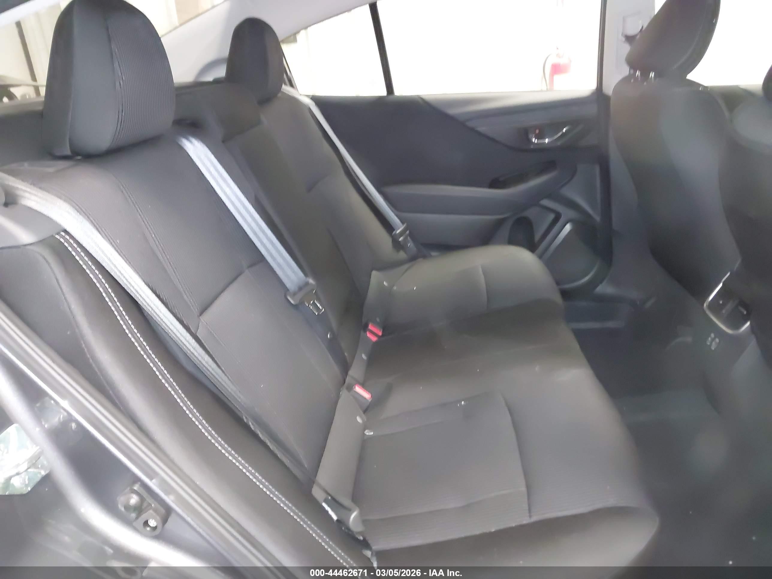 SUBARU LEGACY image 8