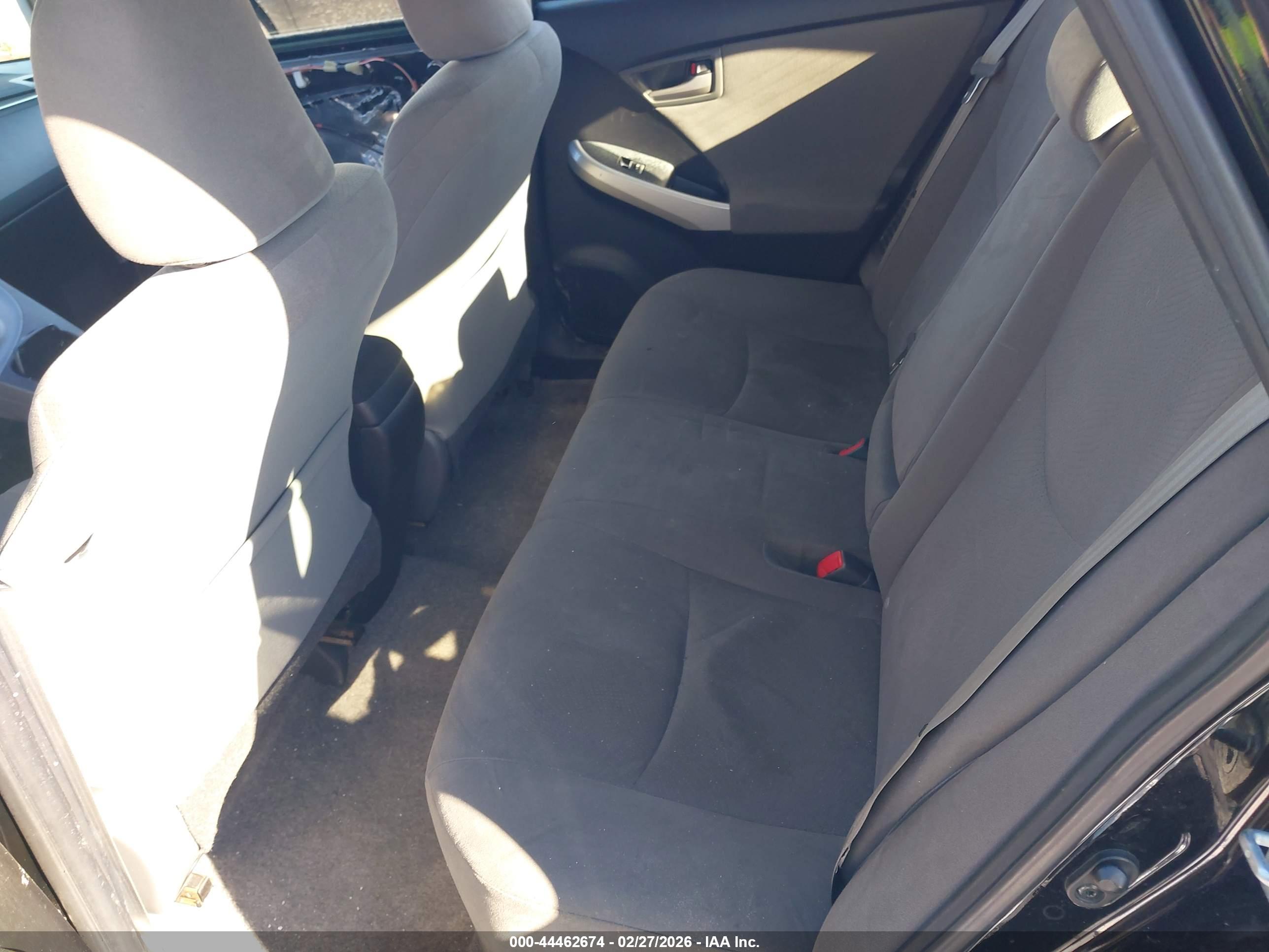 TOYOTA PRIUS image 8