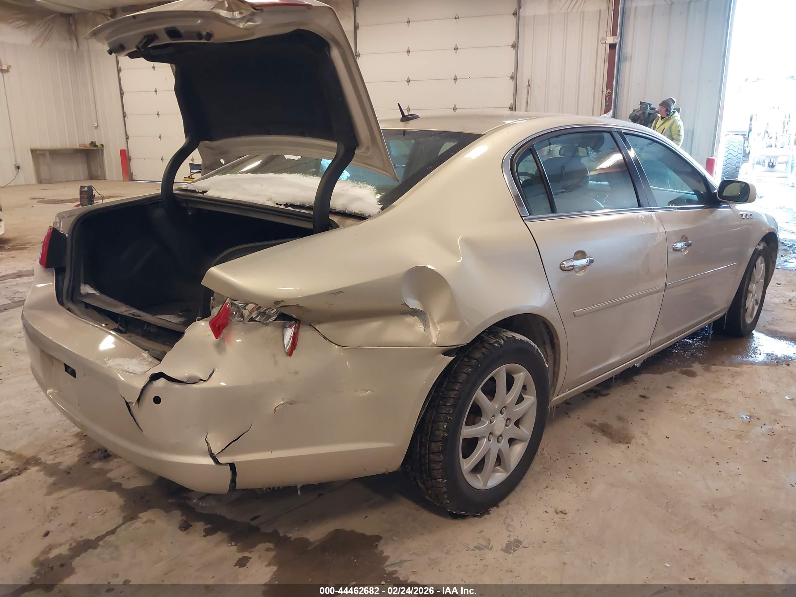 BUICK LUCERNE image 4