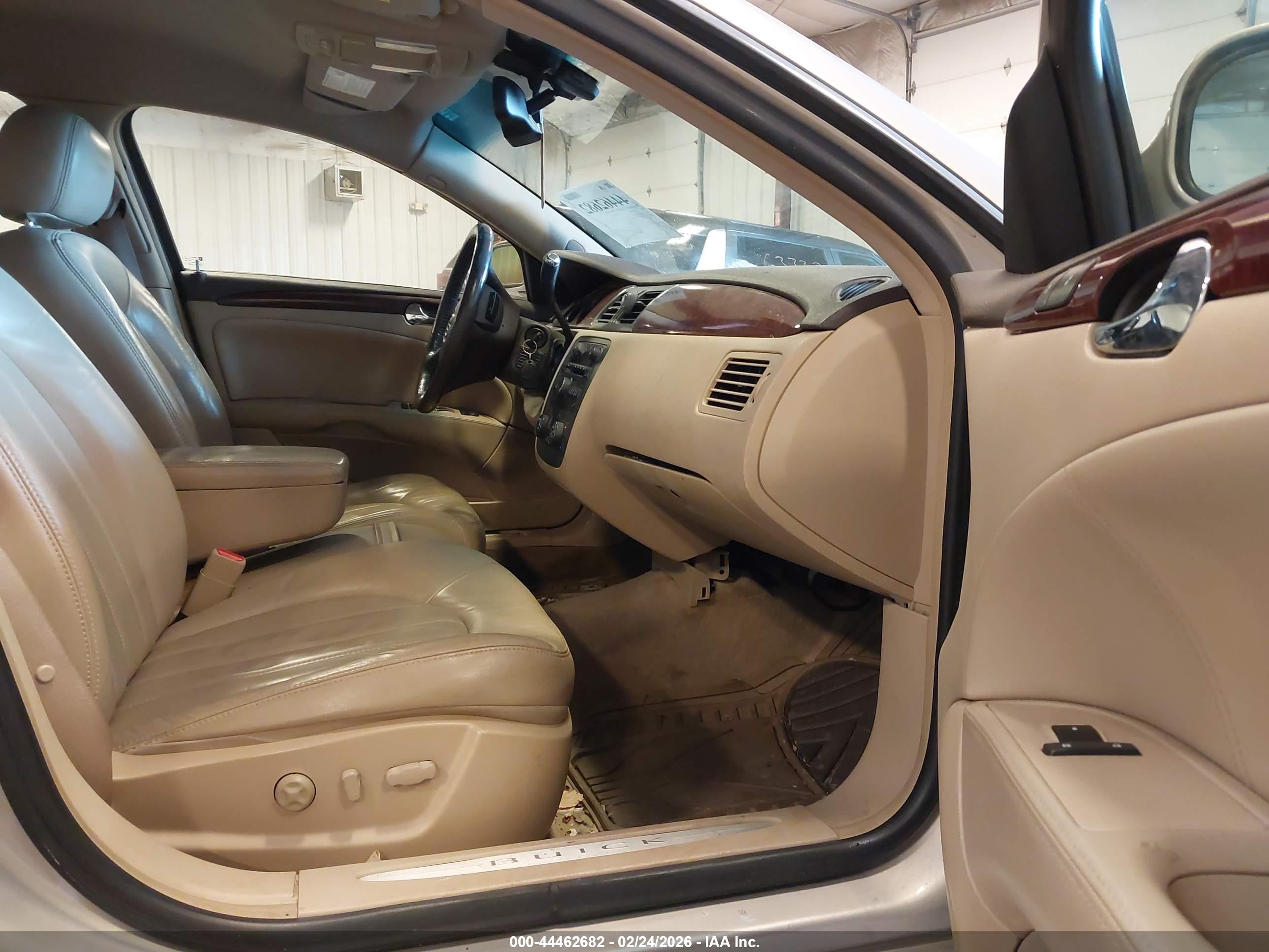 BUICK LUCERNE image 5