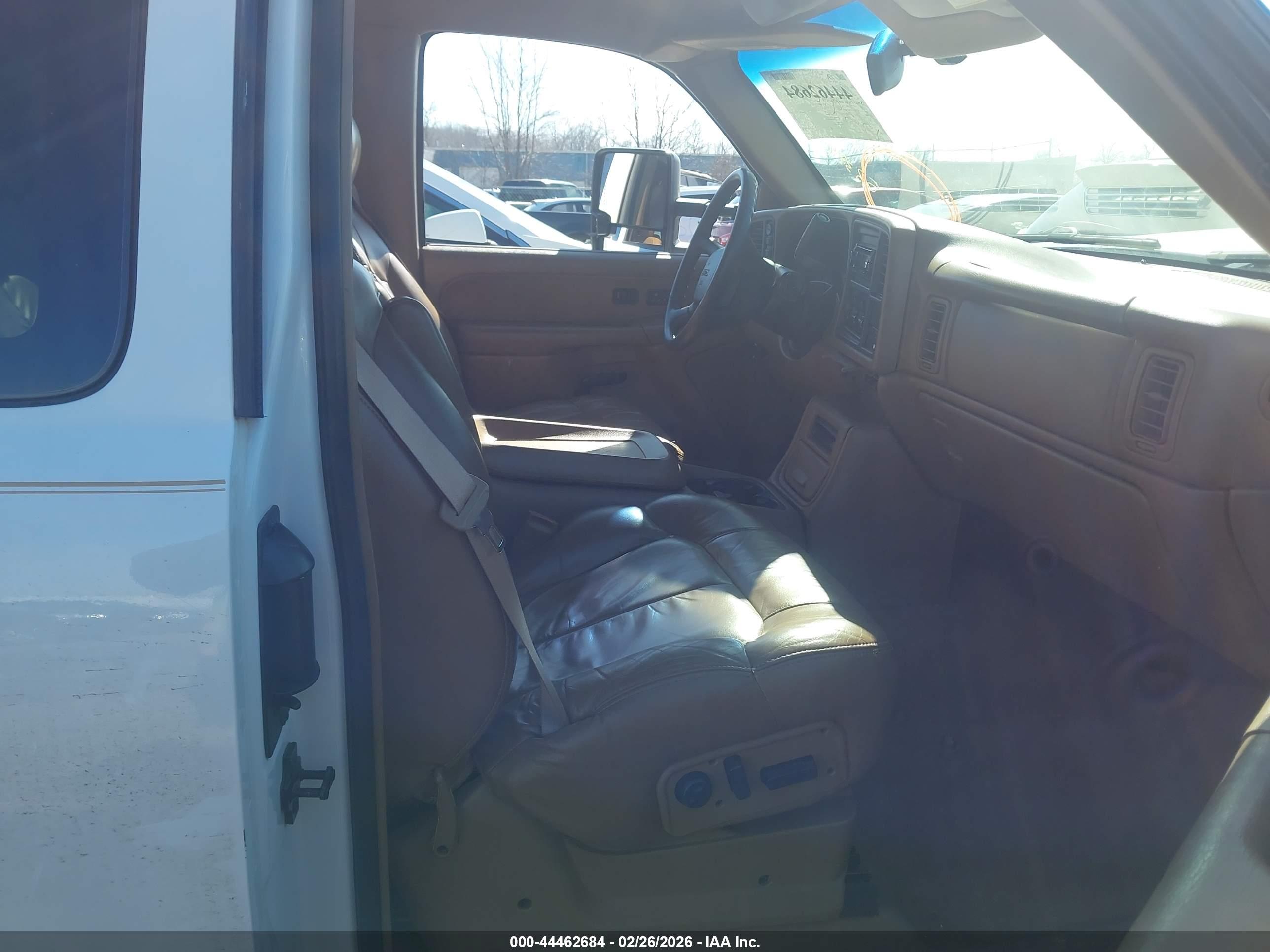 GMC SIERRA image 5