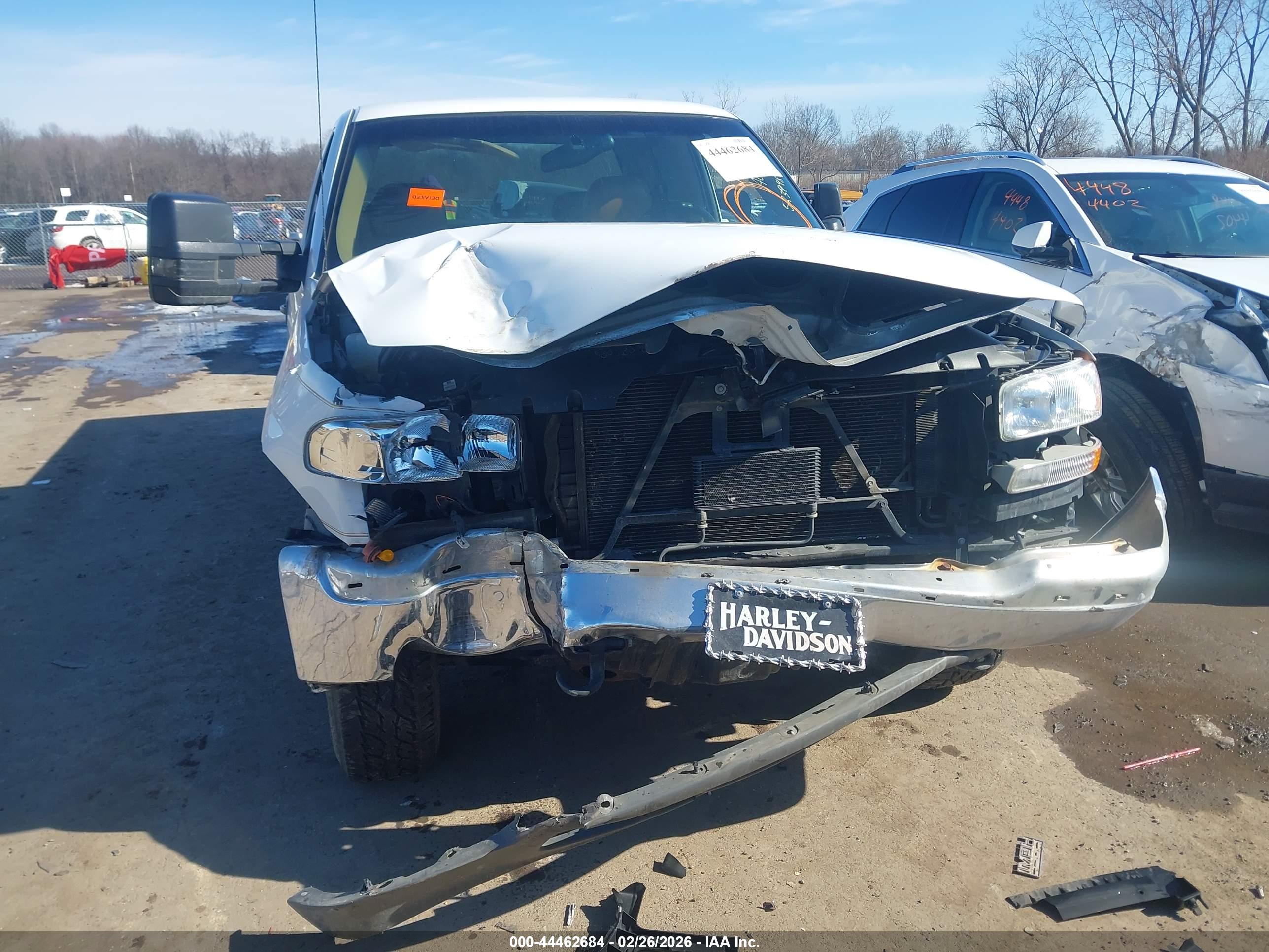 GMC SIERRA image 6