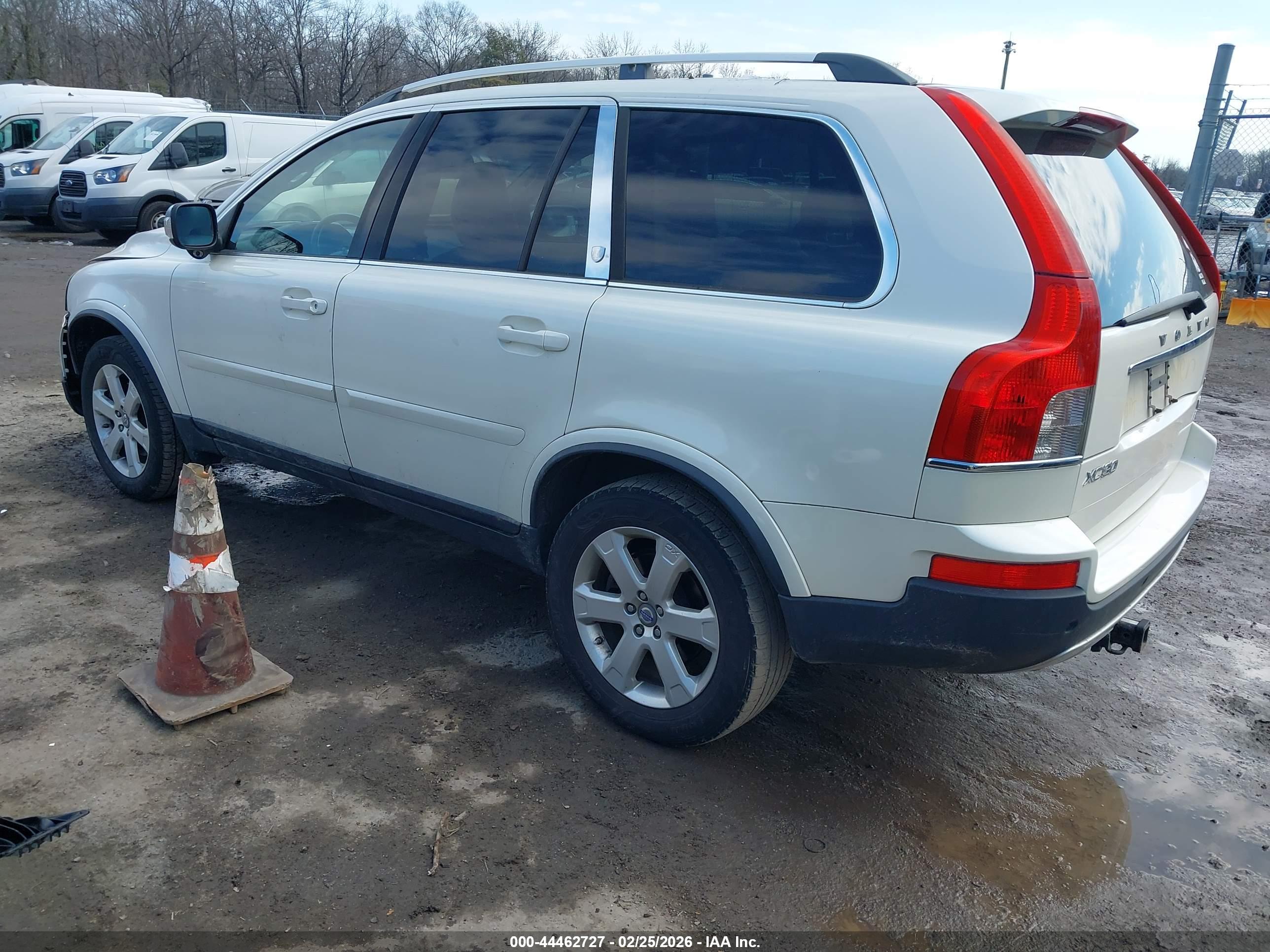 VOLVO XC90 image 3