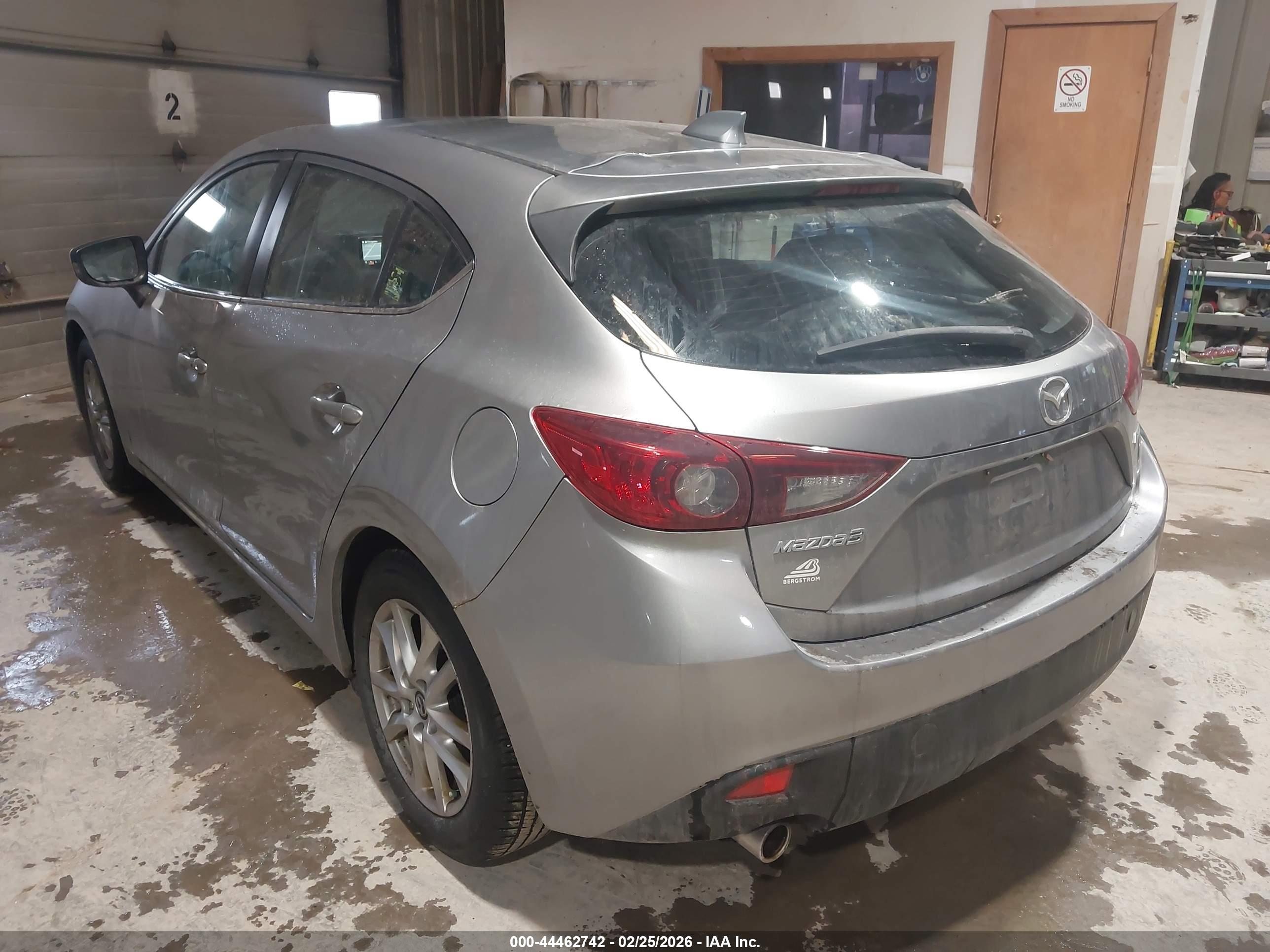 MAZDA MAZDA3 image 3