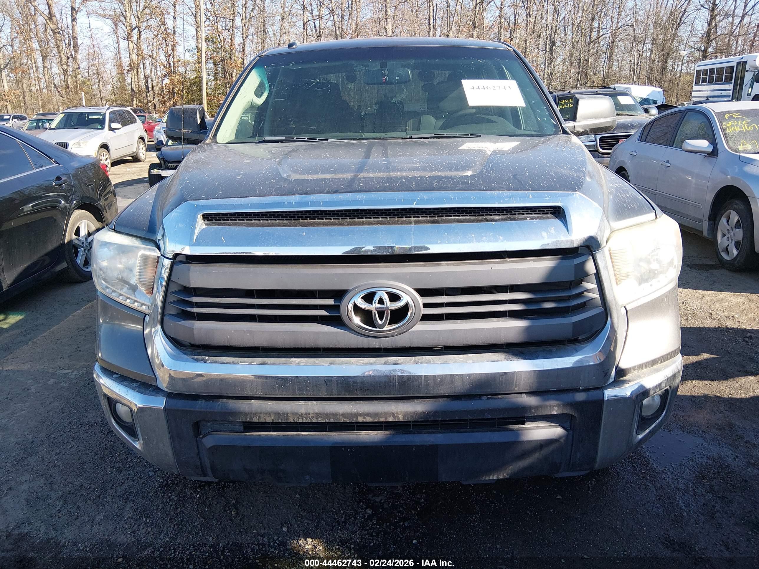 TOYOTA TUNDRA image 6