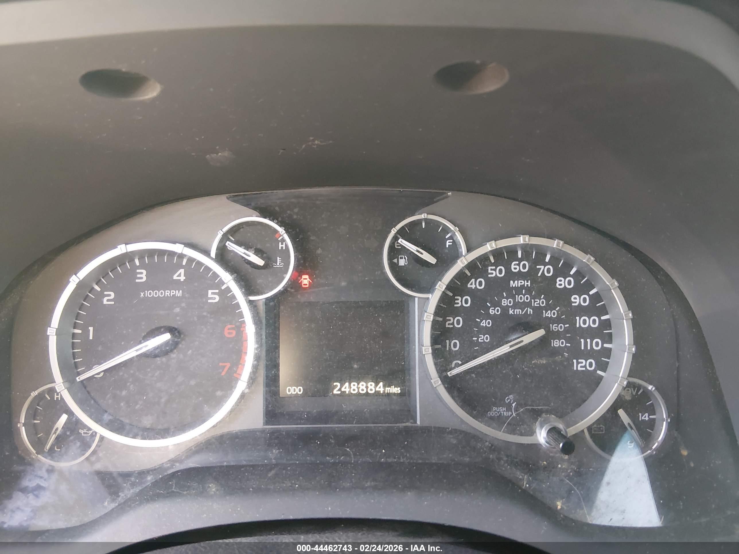 TOYOTA TUNDRA image 7