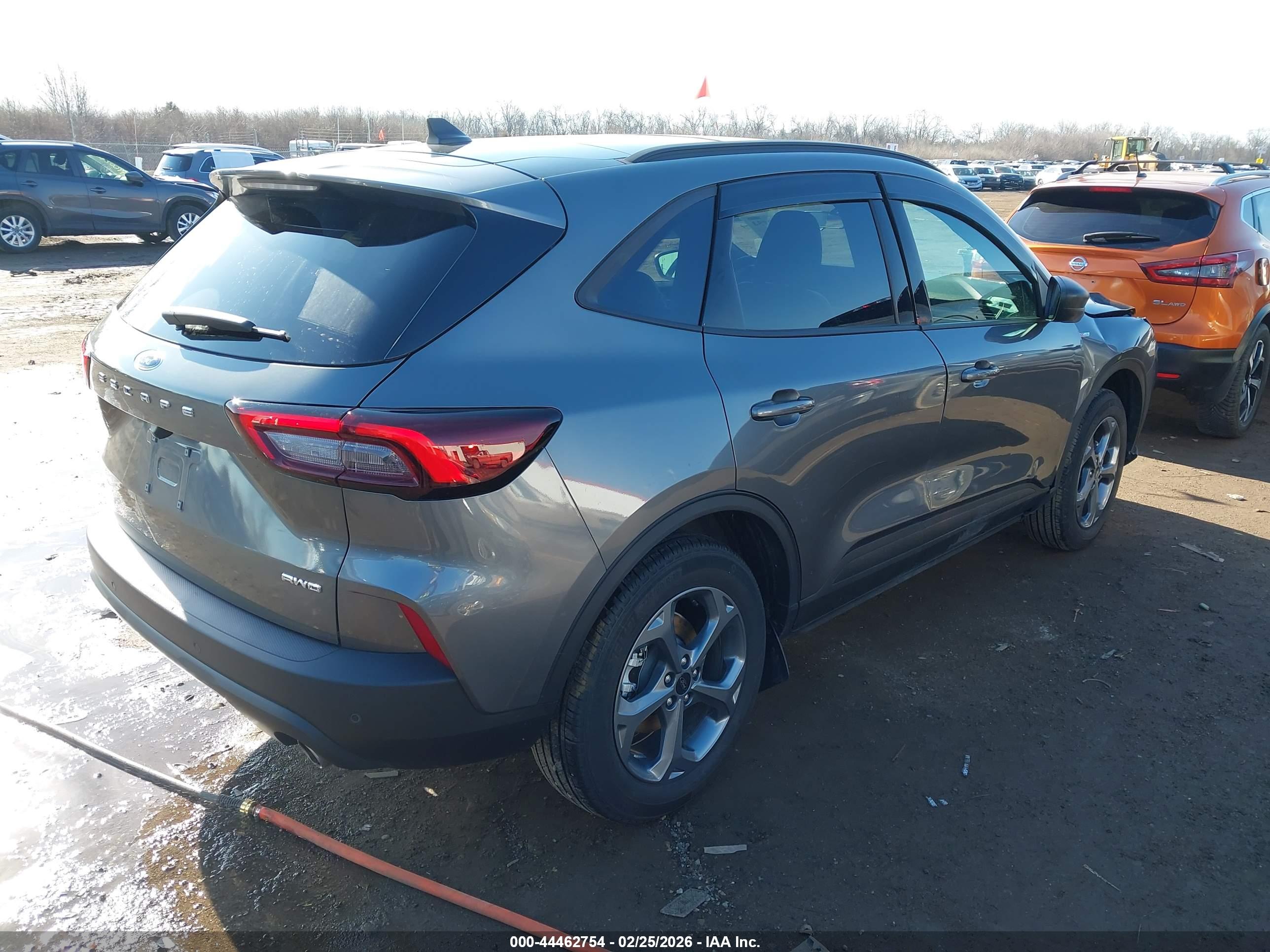 FORD ESCAPE image 4
