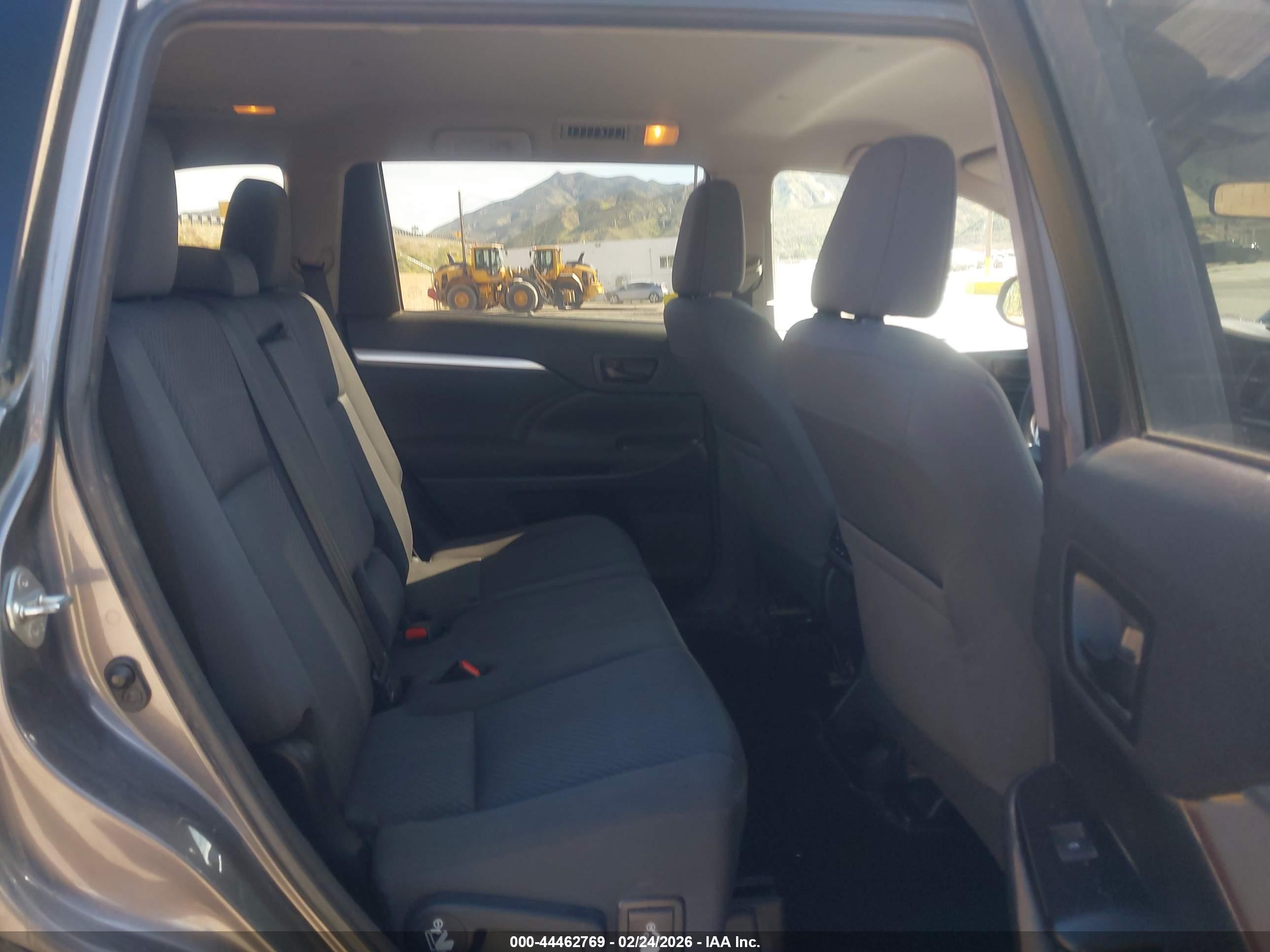 TOYOTA HIGHLANDER image 8