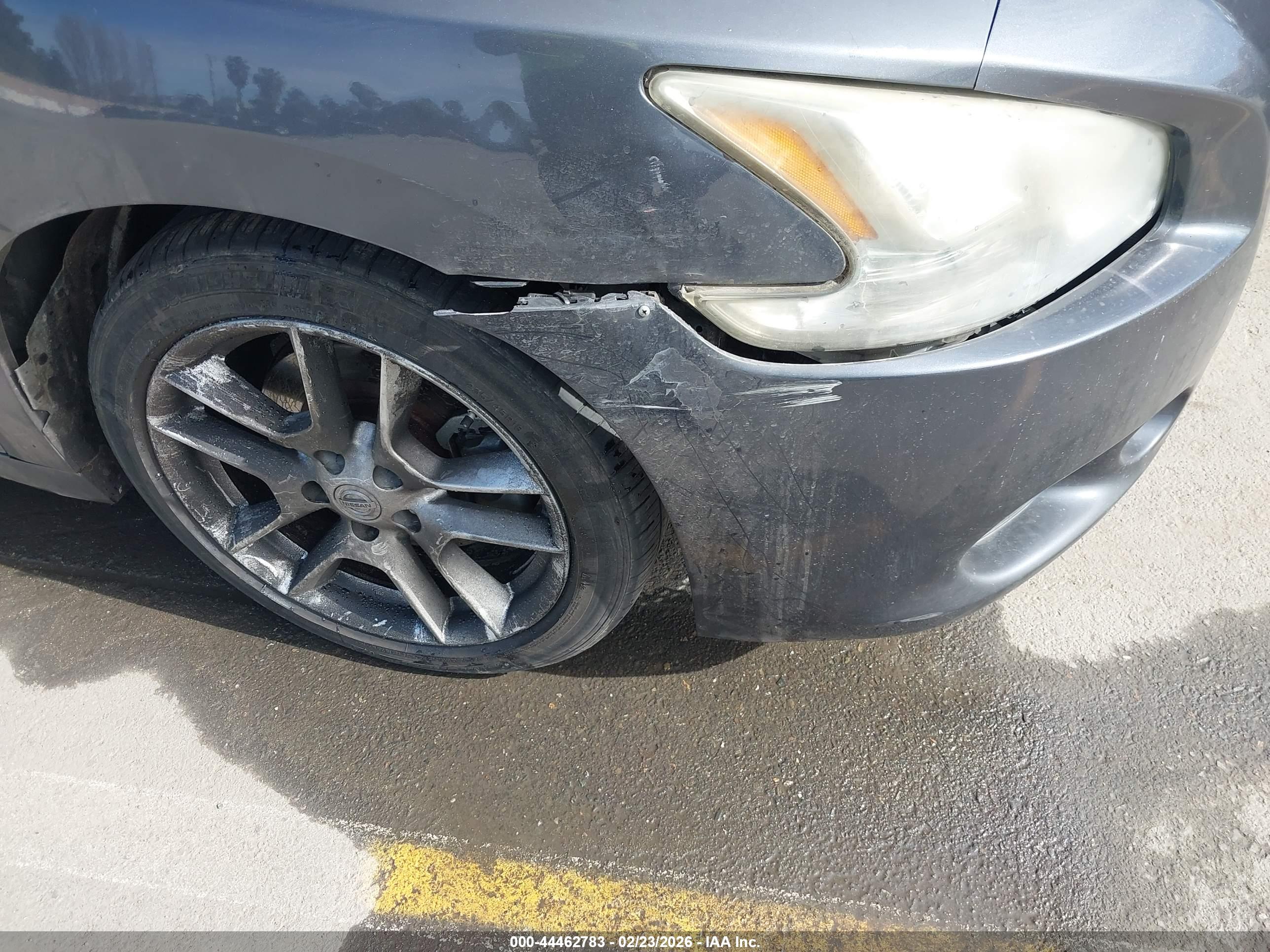 NISSAN MAXIMA image 6