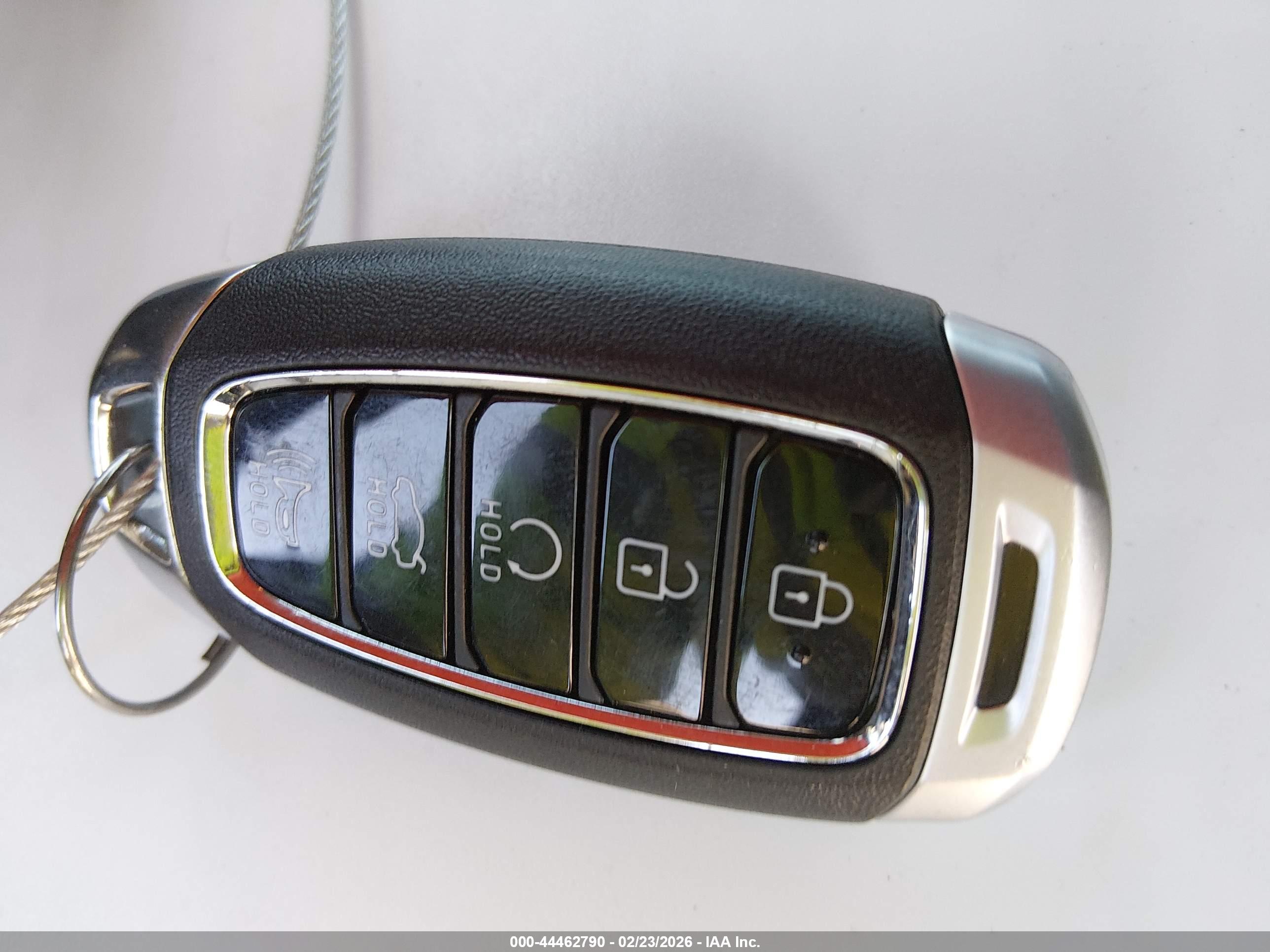 HYUNDAI ELANTRA image 11