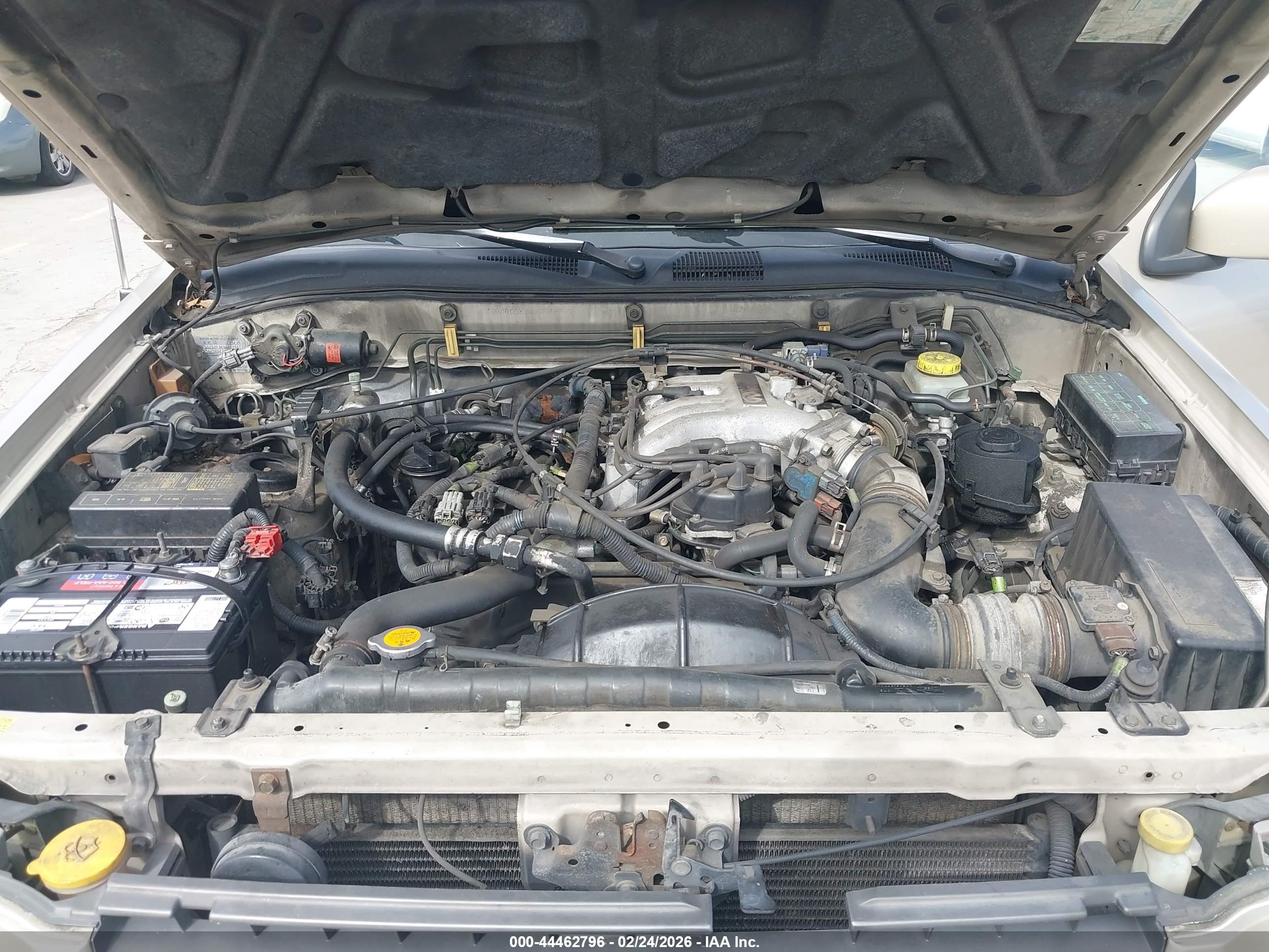 INFINITI QX4 image 10