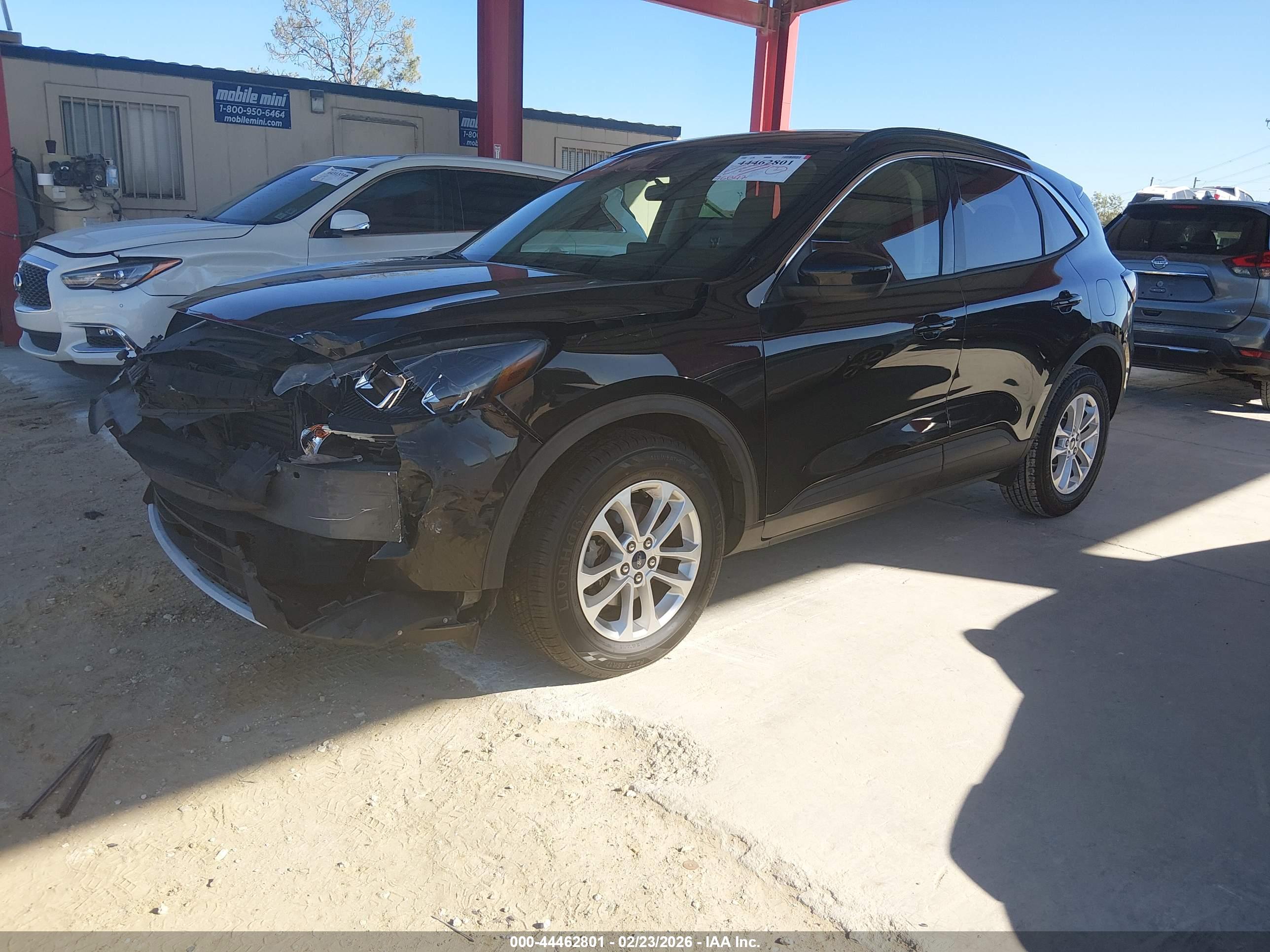FORD ESCAPE image 2