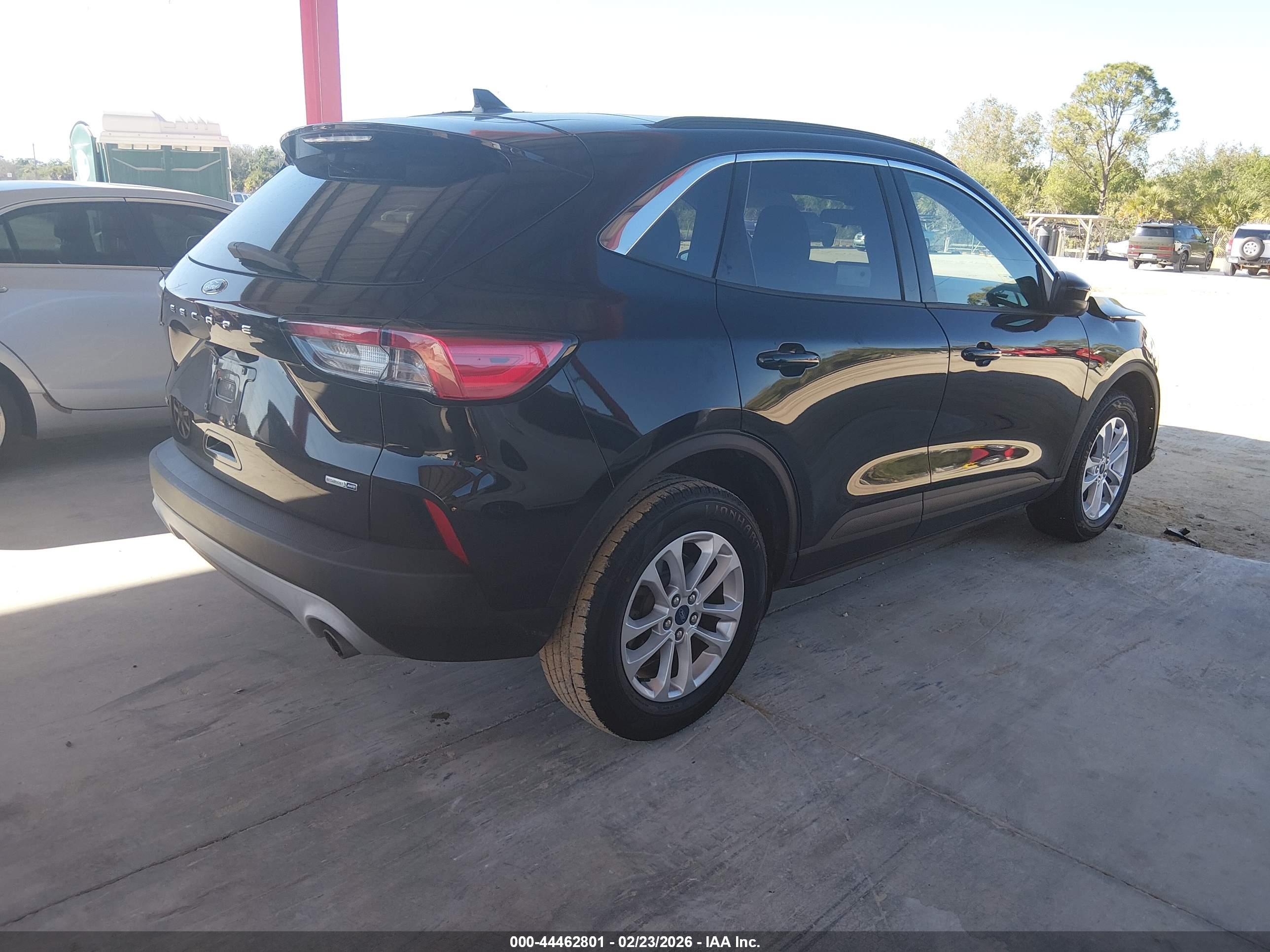 FORD ESCAPE image 4