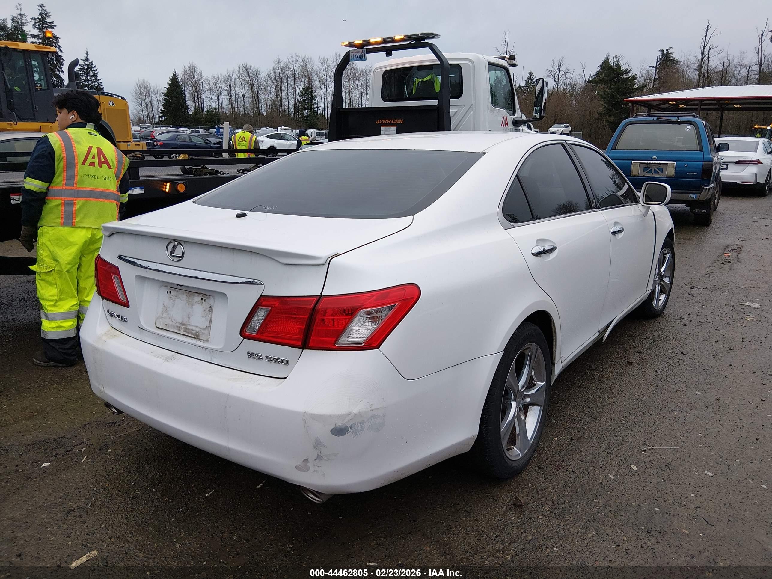 LEXUS ES image 4