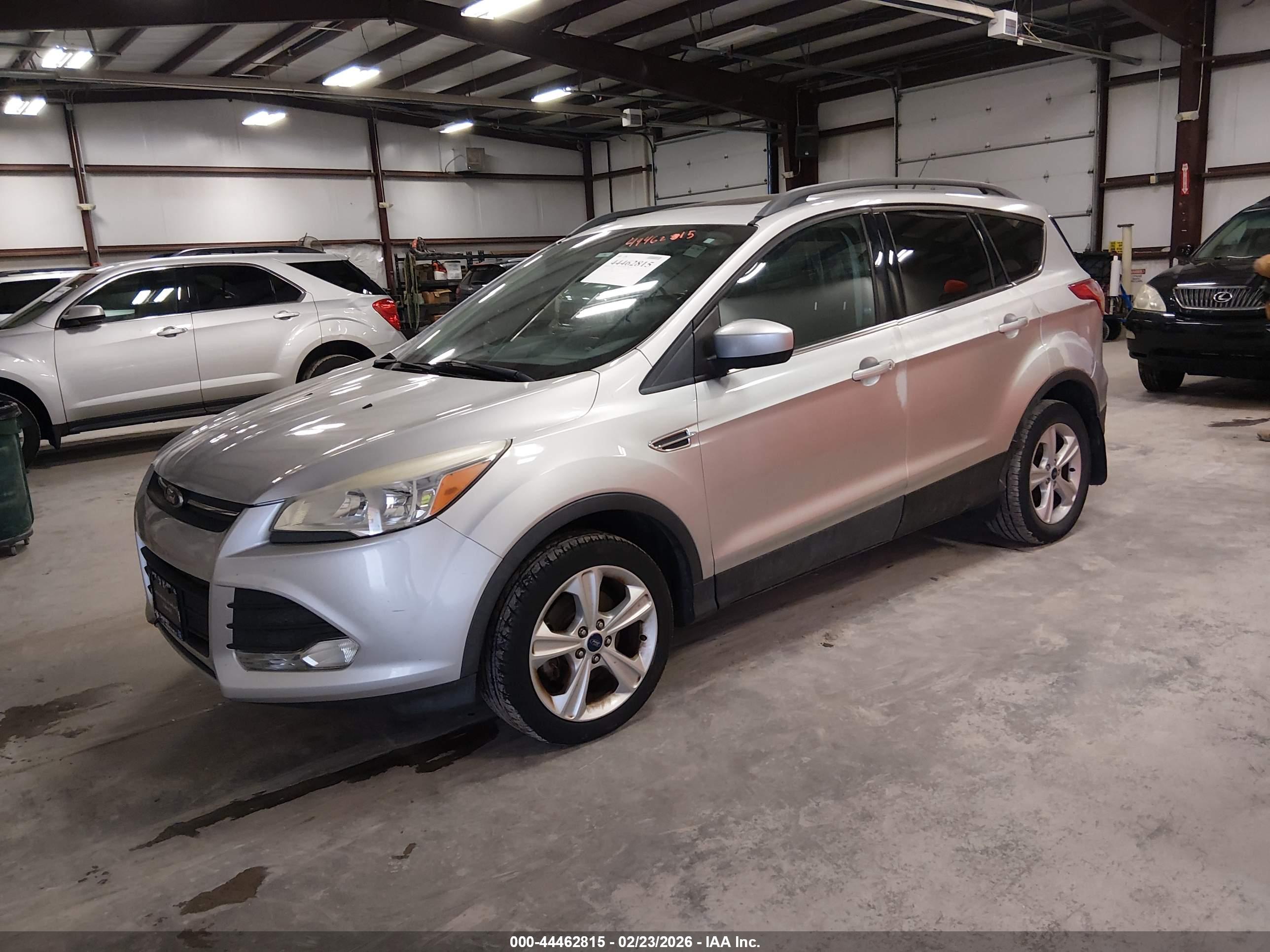 FORD ESCAPE image 2