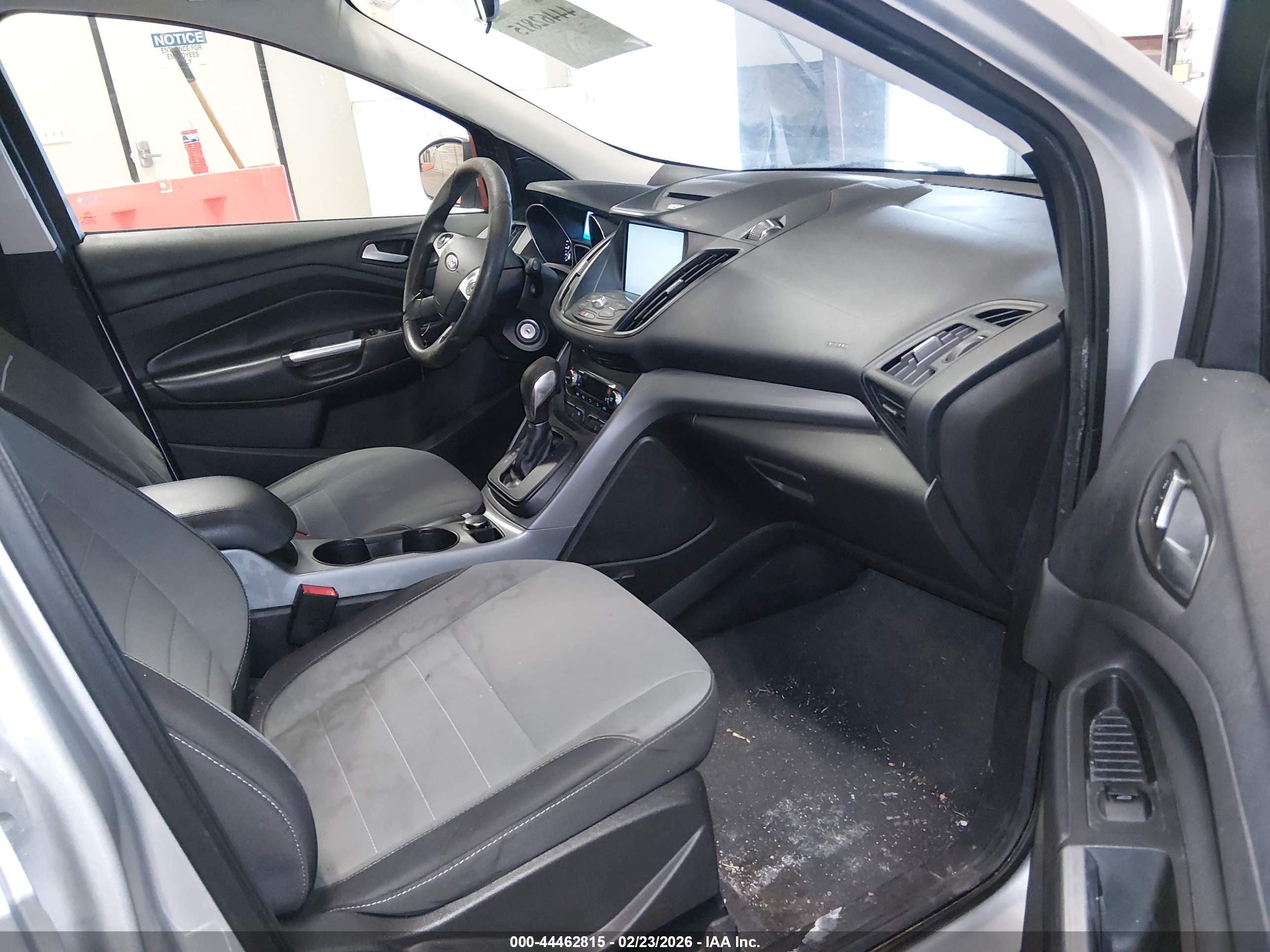 FORD ESCAPE image 5