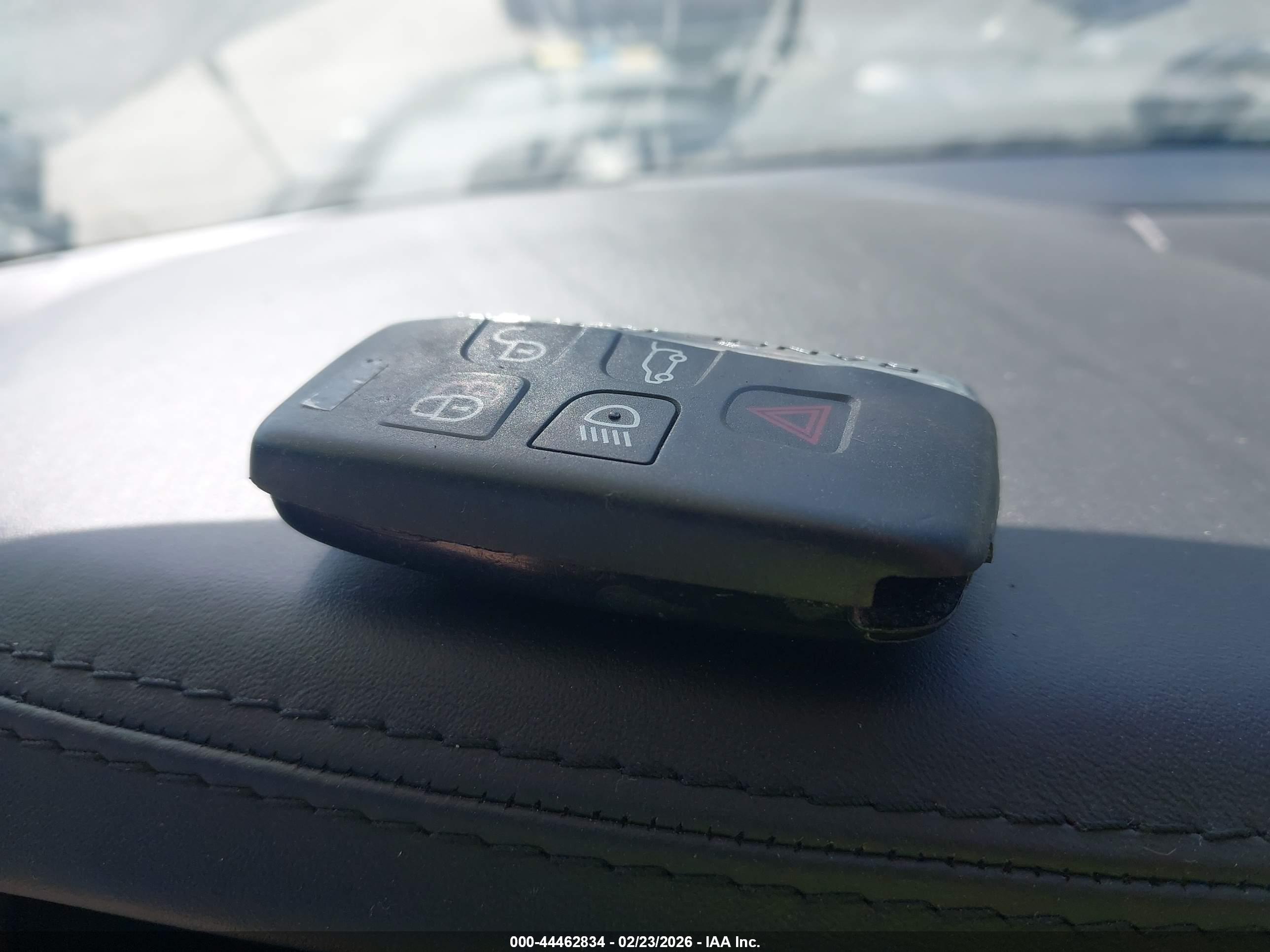 LAND ROVER image 11