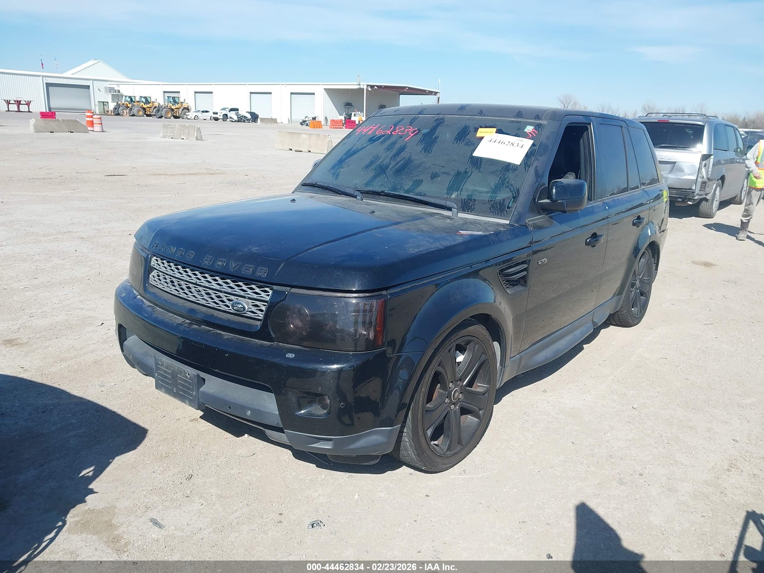 LAND ROVER image 2