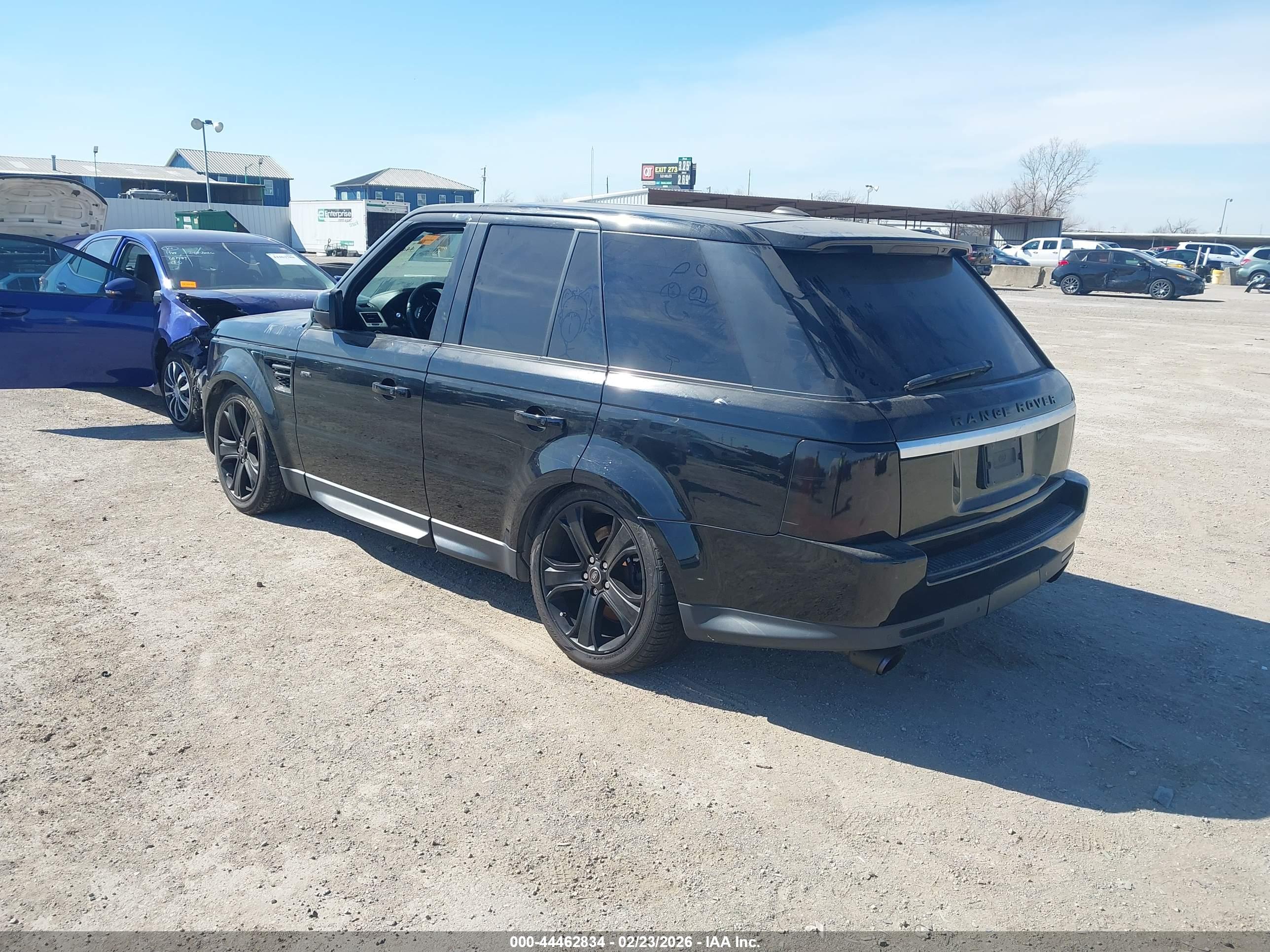 LAND ROVER image 3