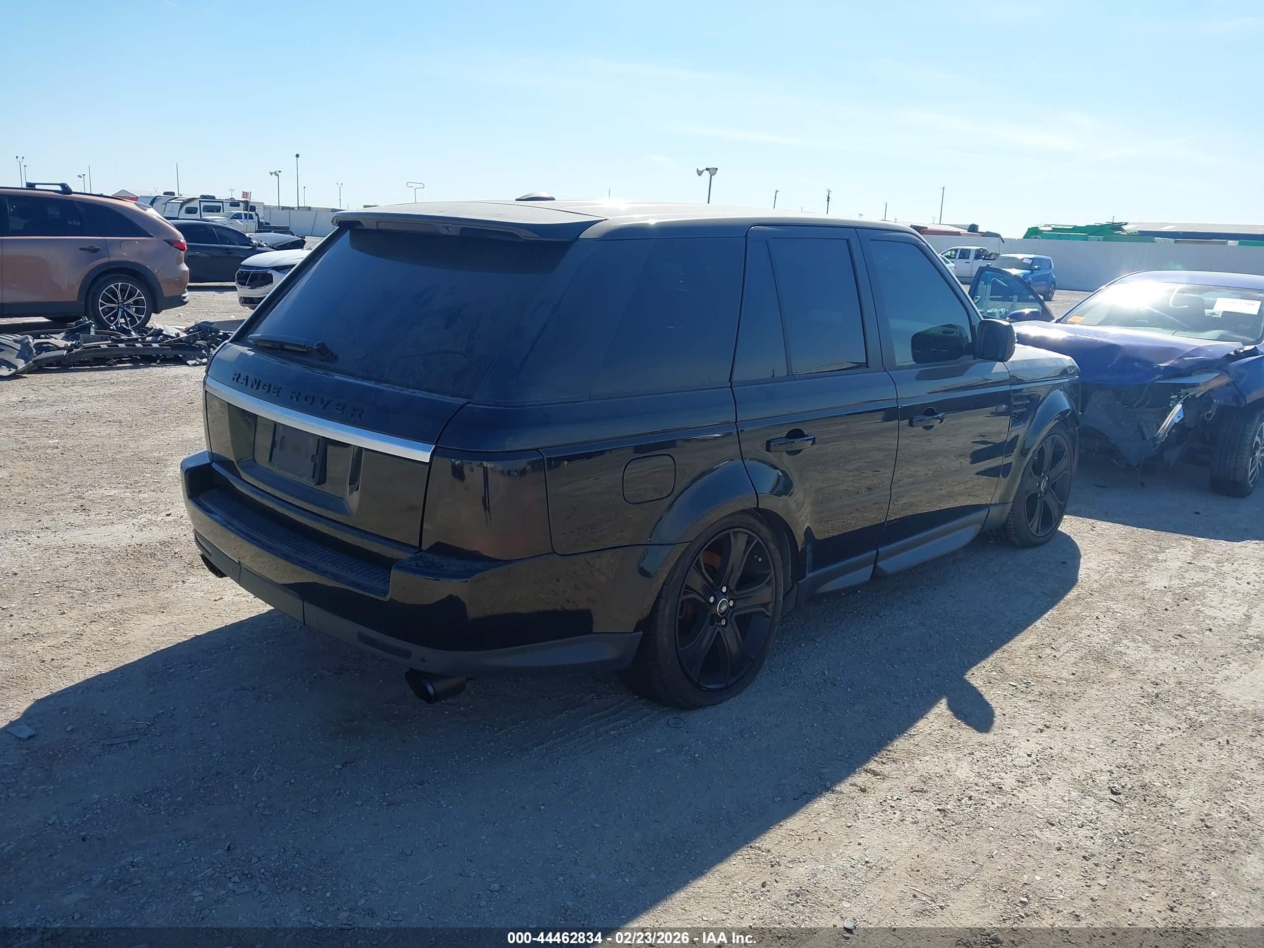 LAND ROVER image 4