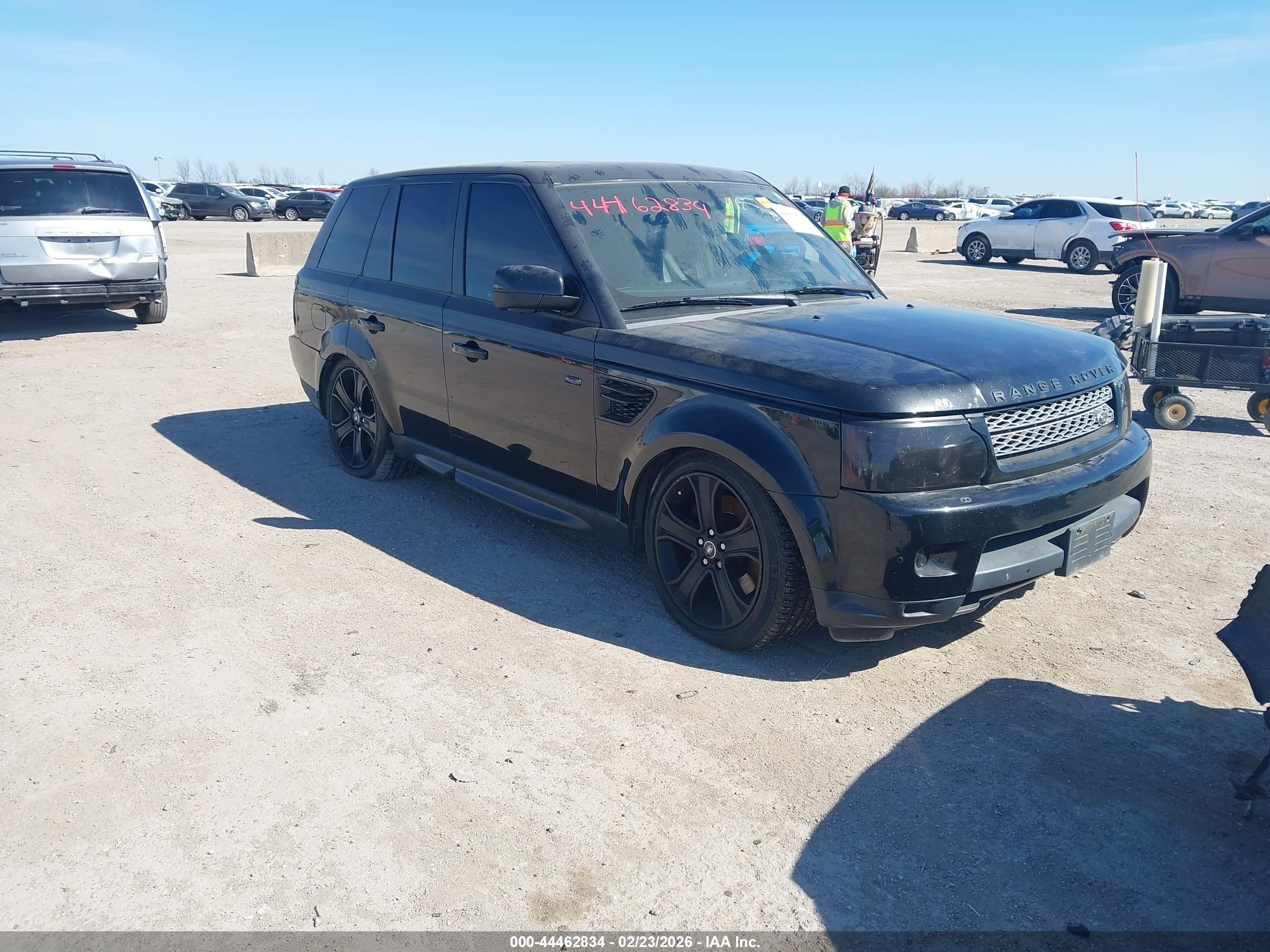 LAND ROVER image 6