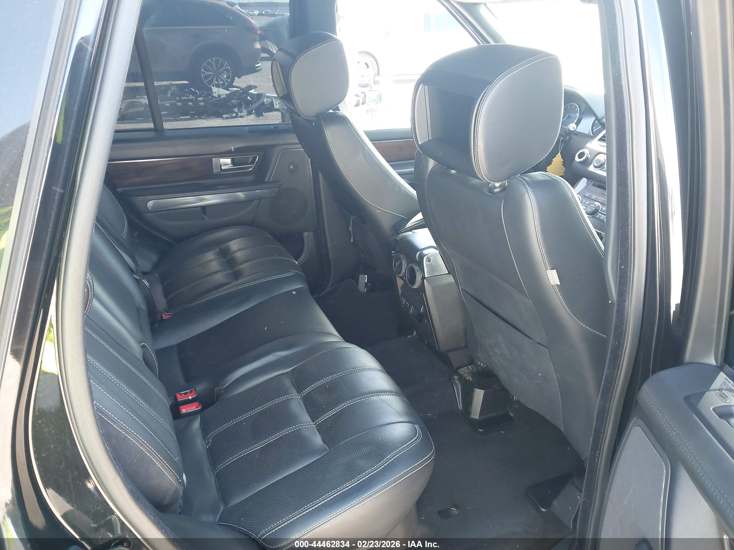 LAND ROVER image 8