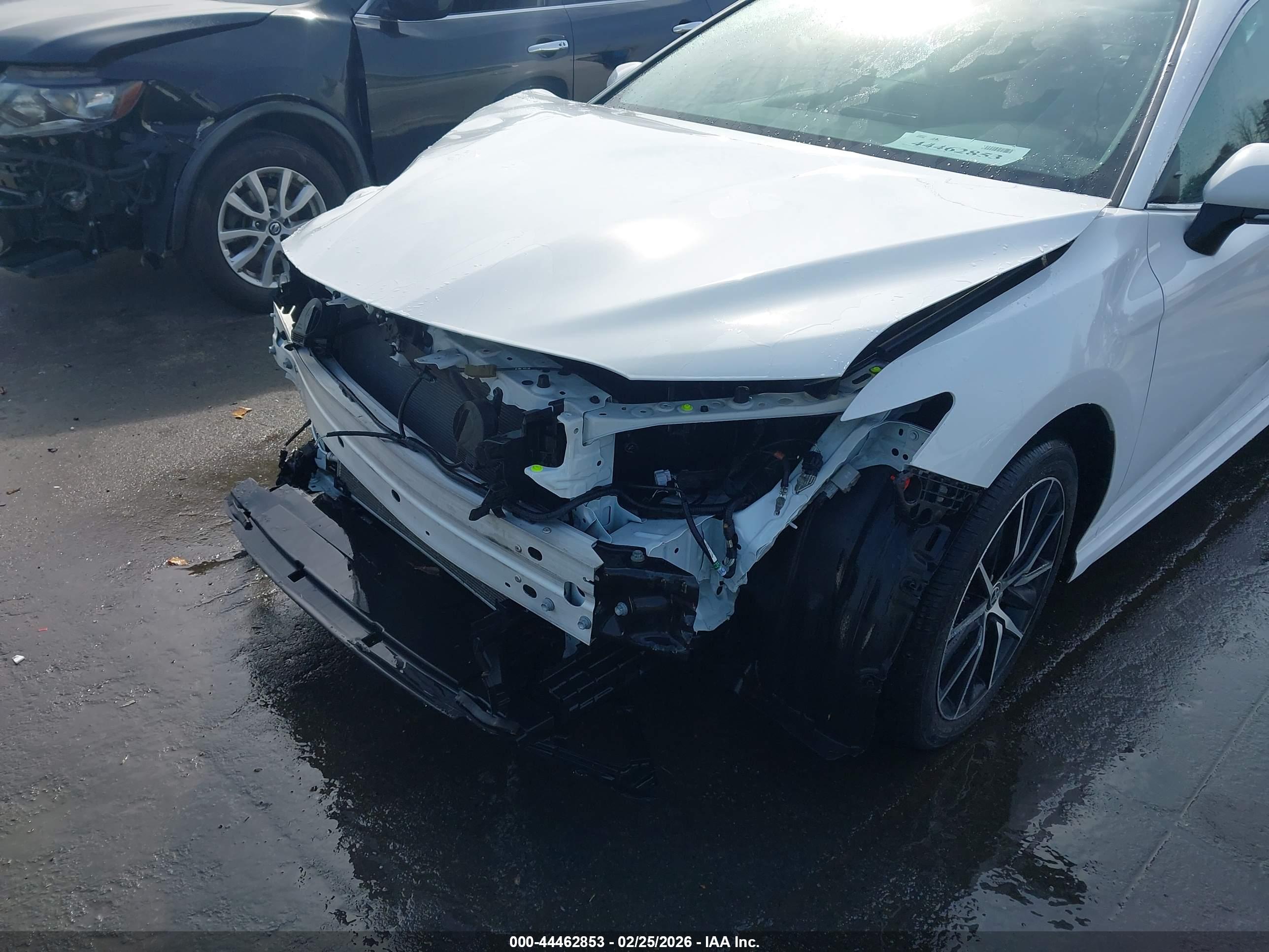 TOYOTA CAMRY image 6