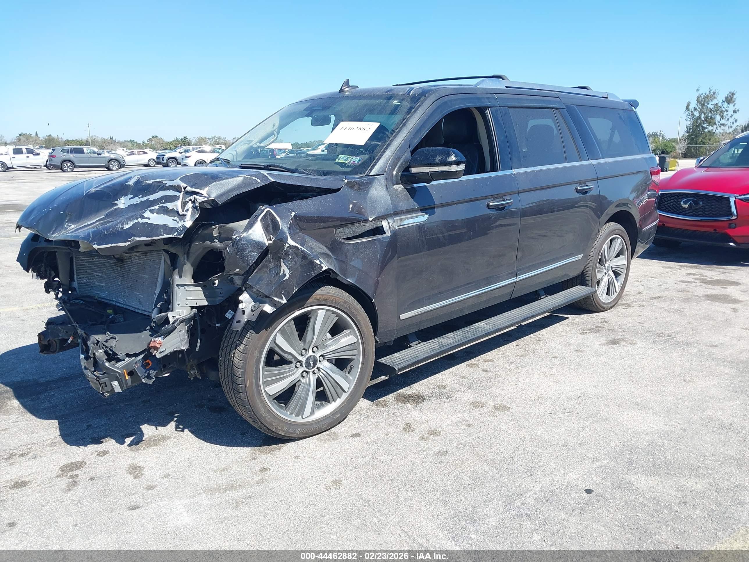 LINCOLN NAVIGATOR image 2