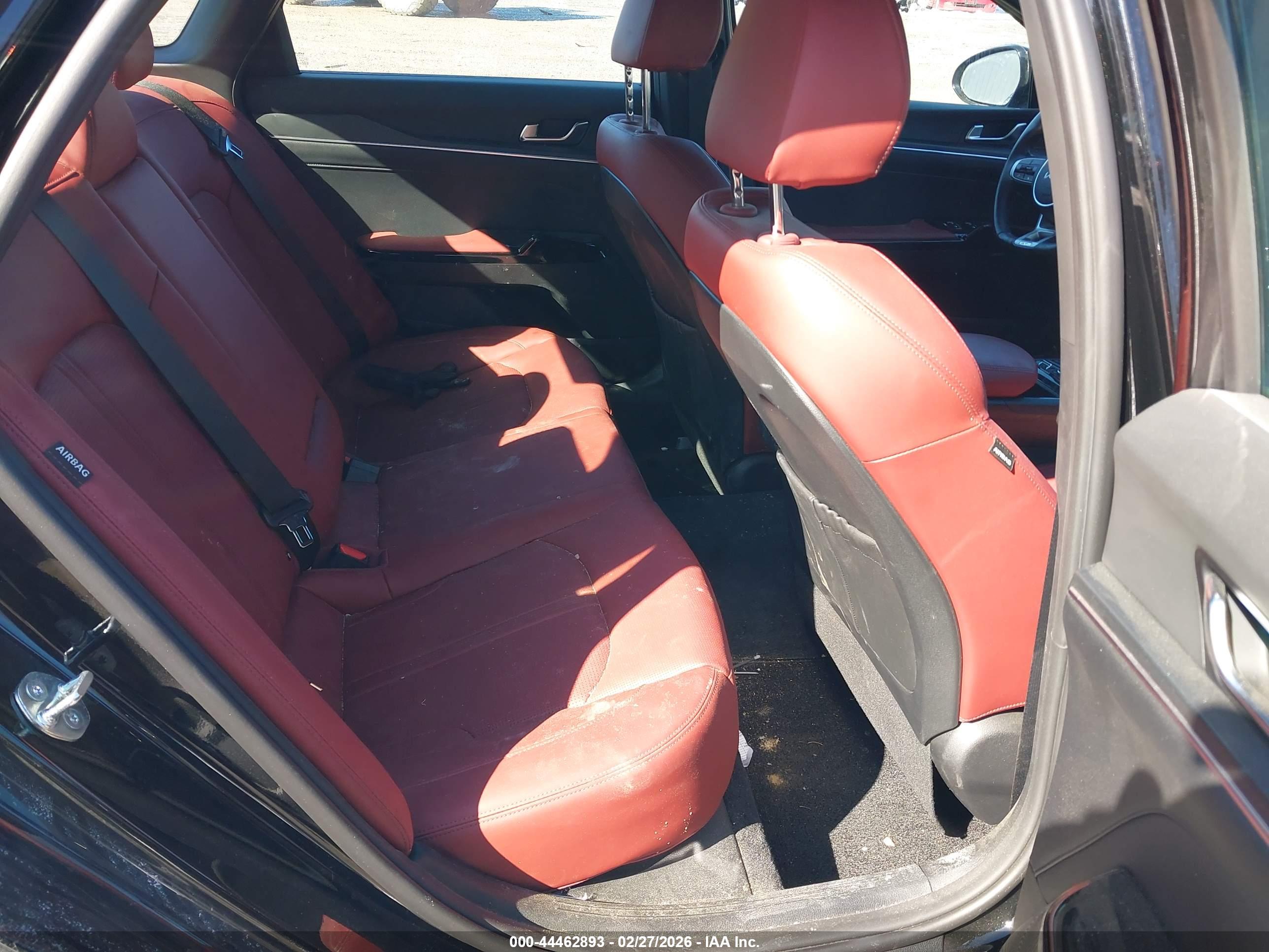 KIA K5 image 8