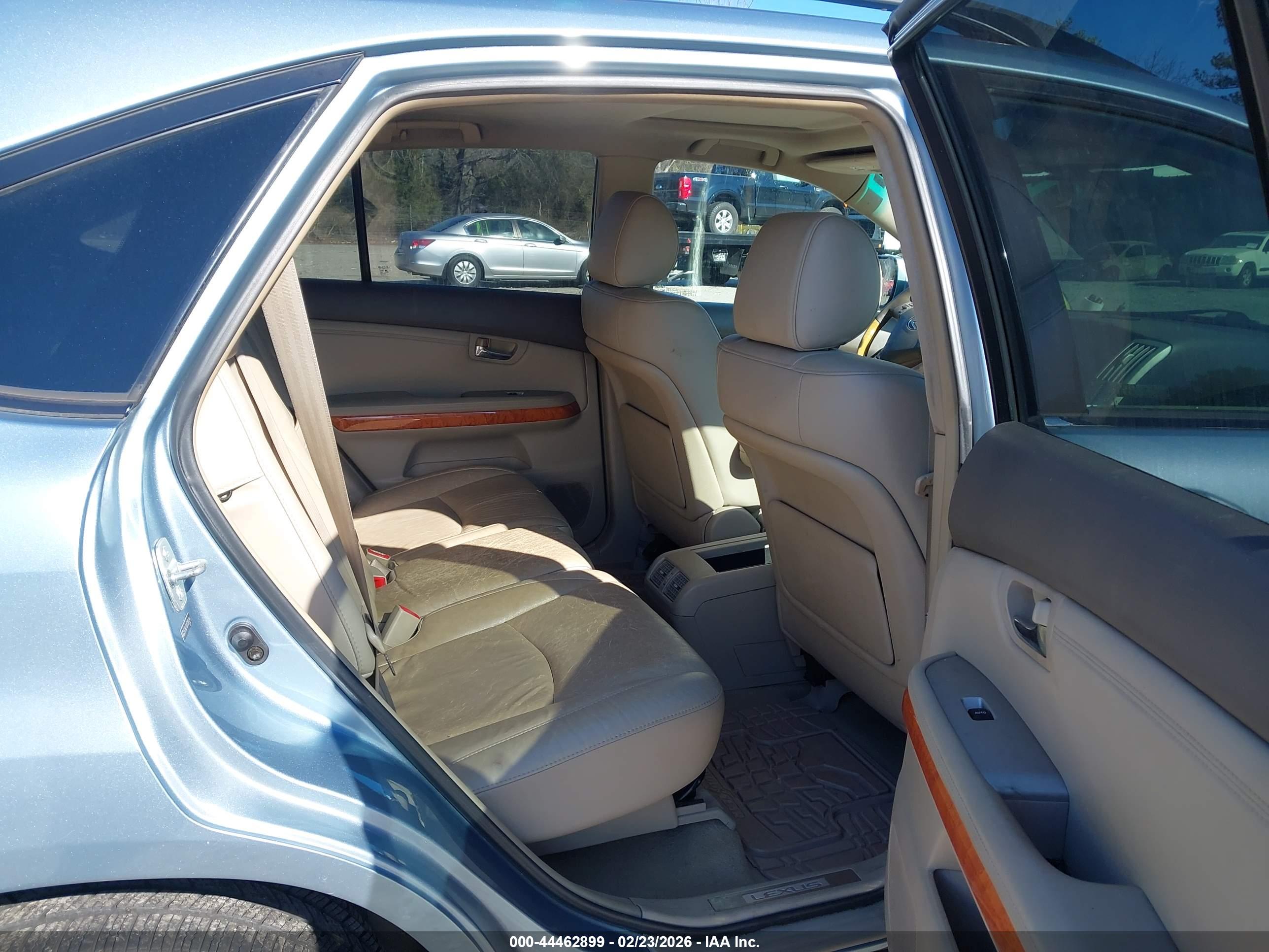 LEXUS RX image 8