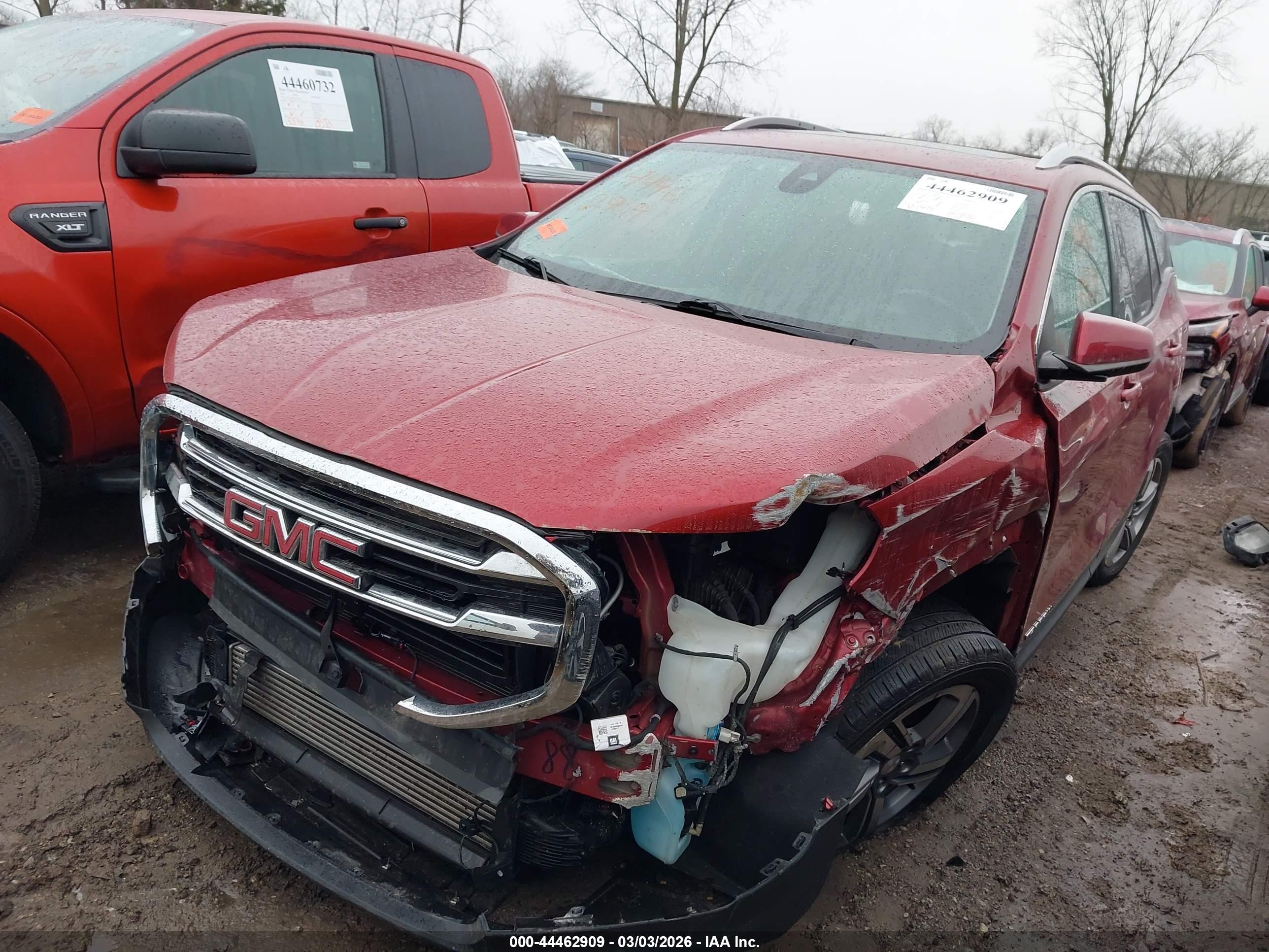 GMC TERRAIN image 2