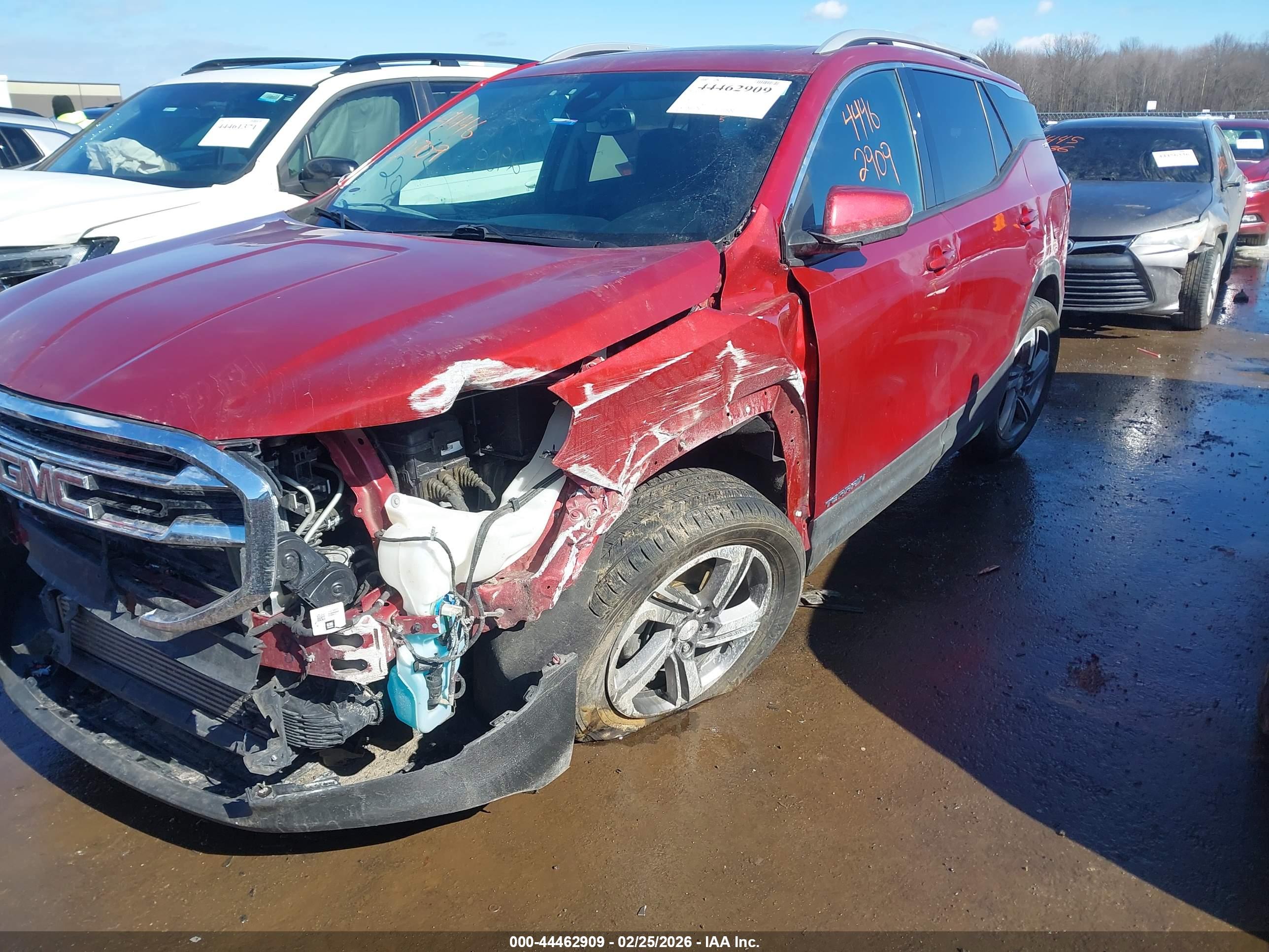 GMC TERRAIN image 6