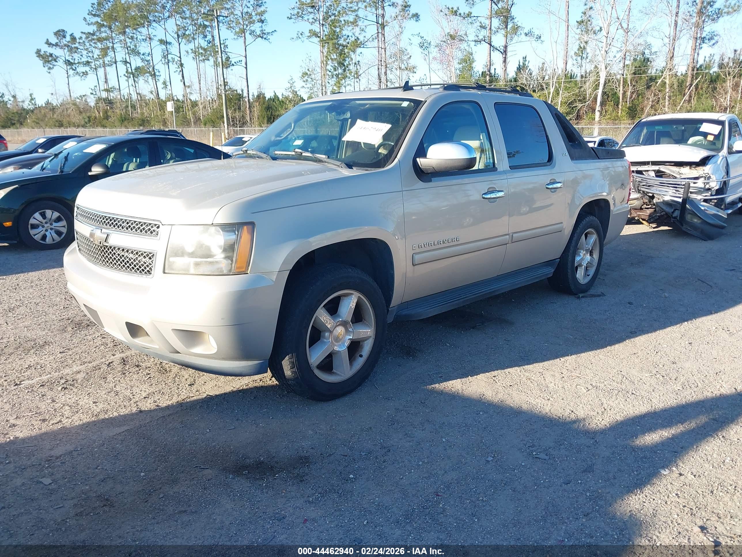 CHEVROLET AVALANCHE image 2