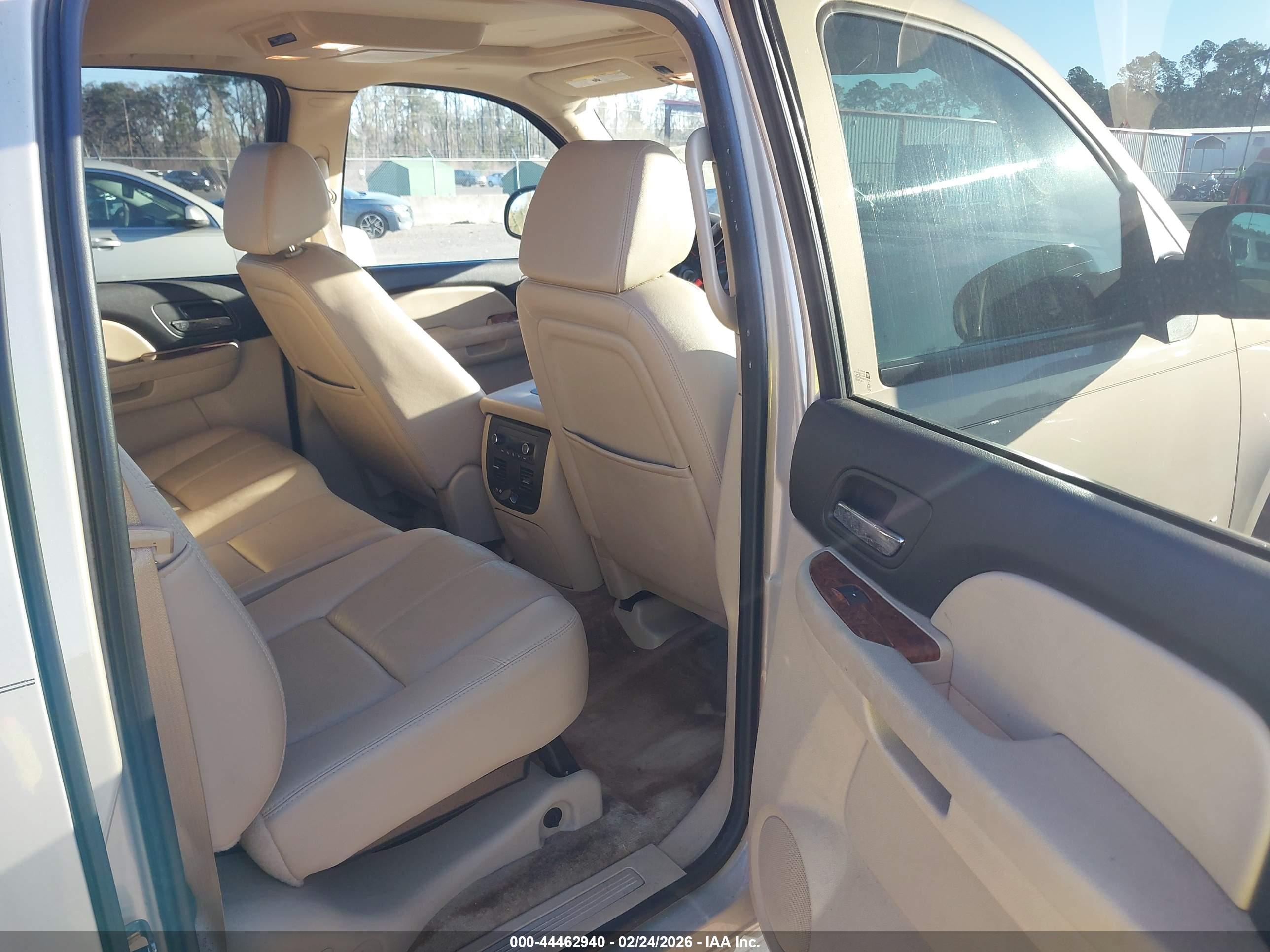 CHEVROLET AVALANCHE image 8
