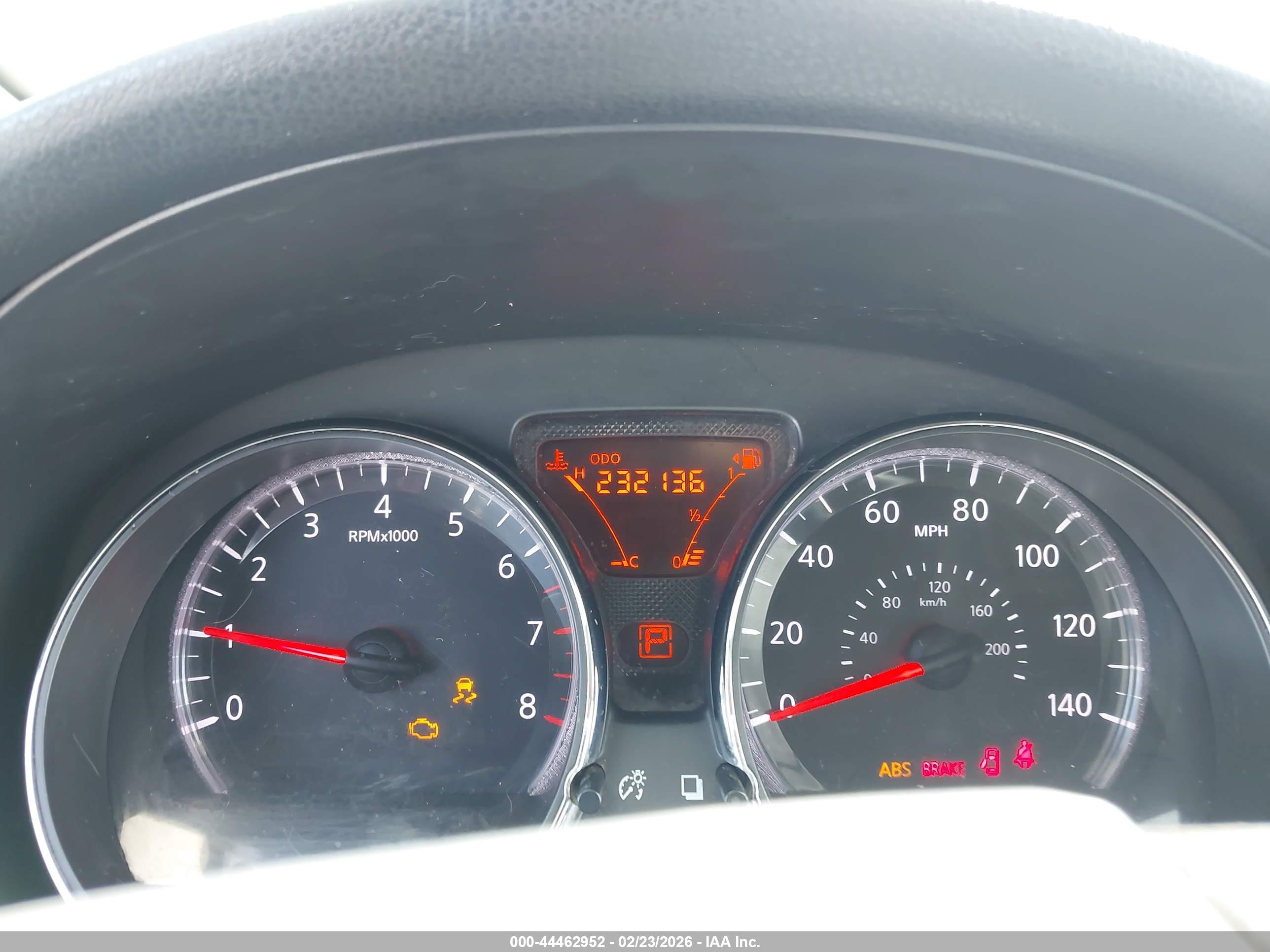 NISSAN VERSA image 7