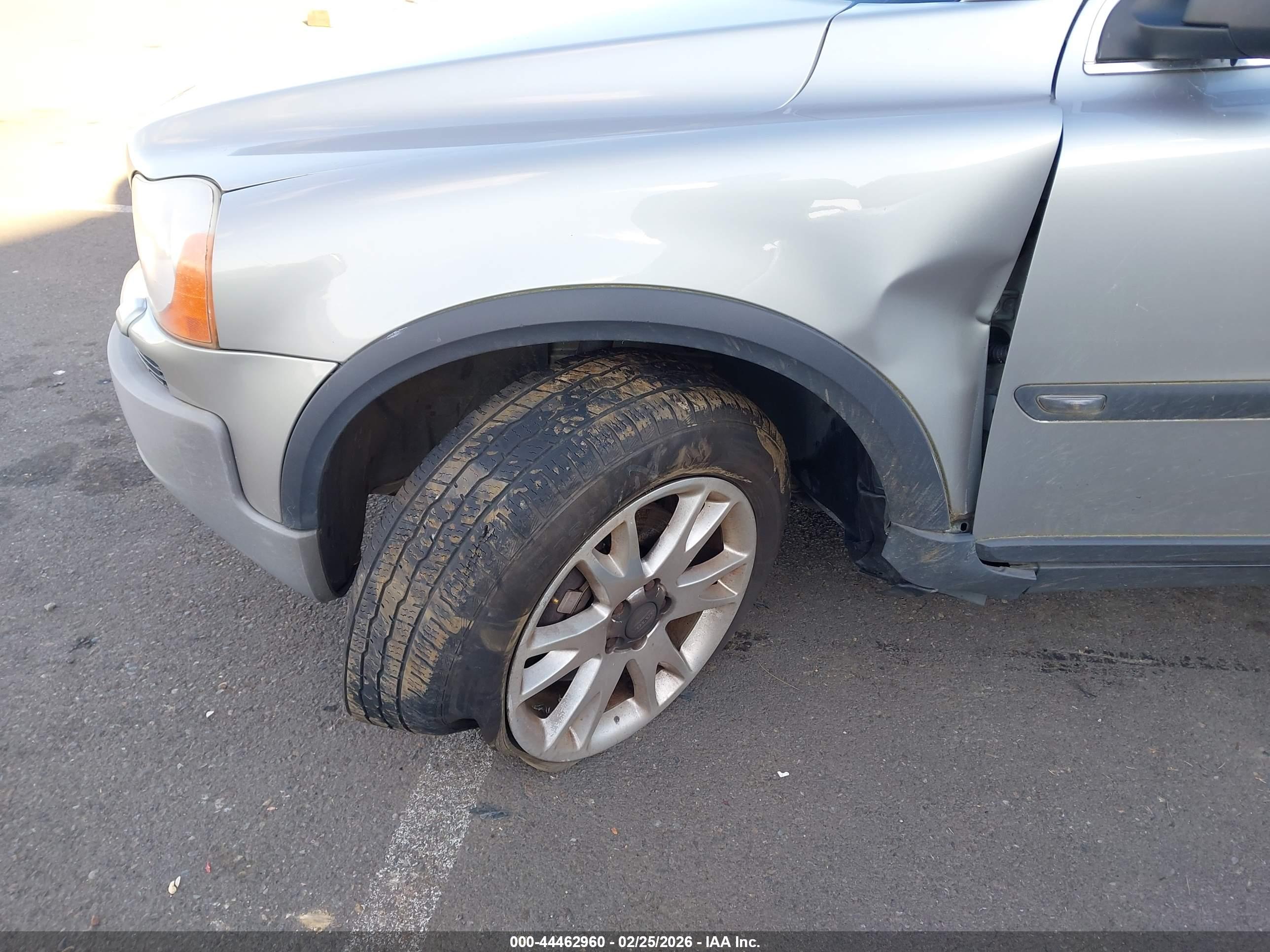 VOLVO XC90 image 6